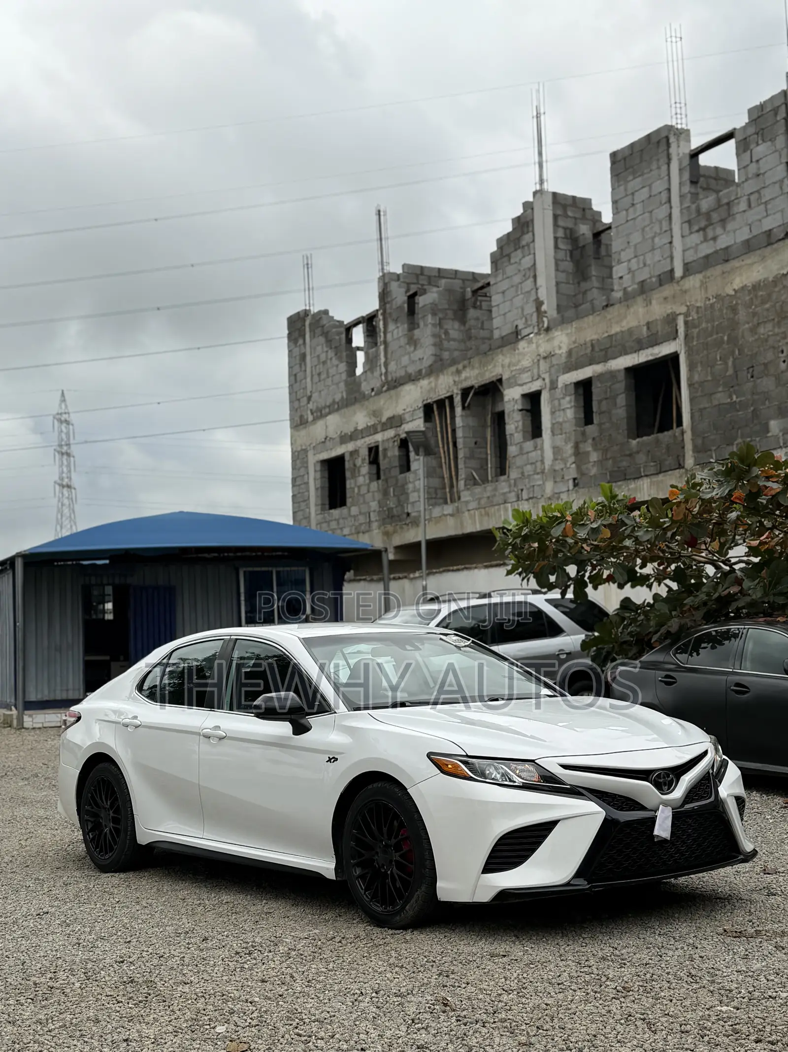 Toyota Camry SE (2.5L 4cyl 8A) 2019 White