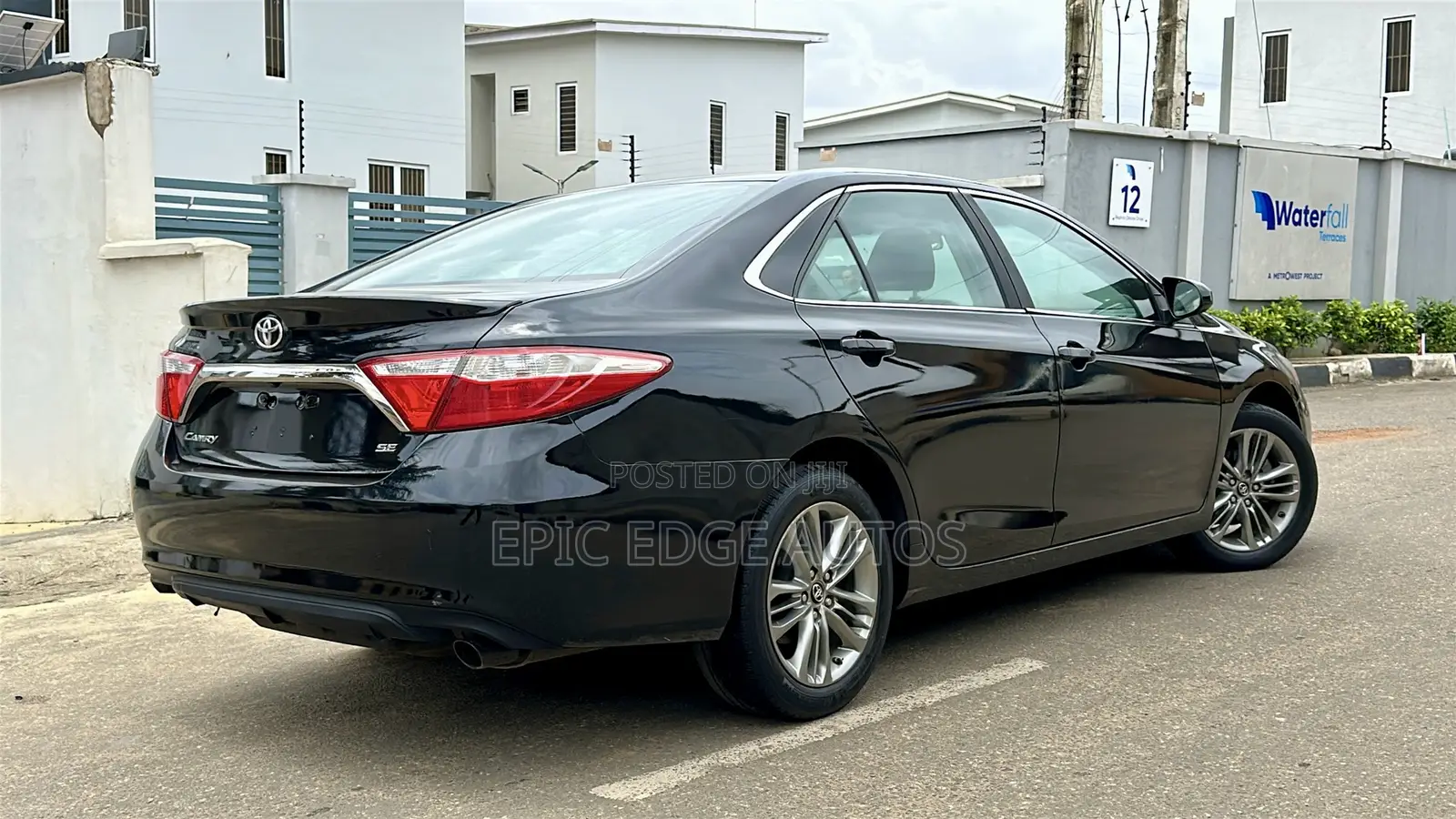 Toyota Camry SE 4dr Sedan (2.5L 4cyl 6A) 2017 Black