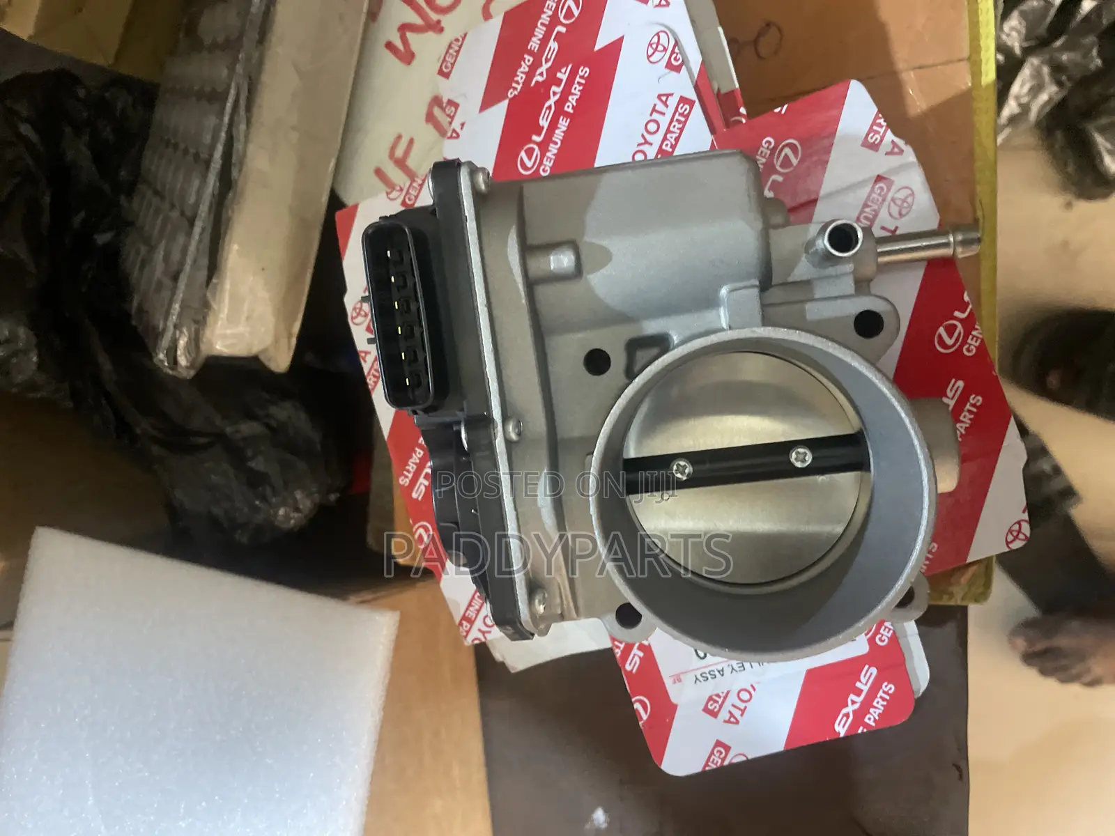 Lexus Lx570 Throttle Body/ Injector Mouth