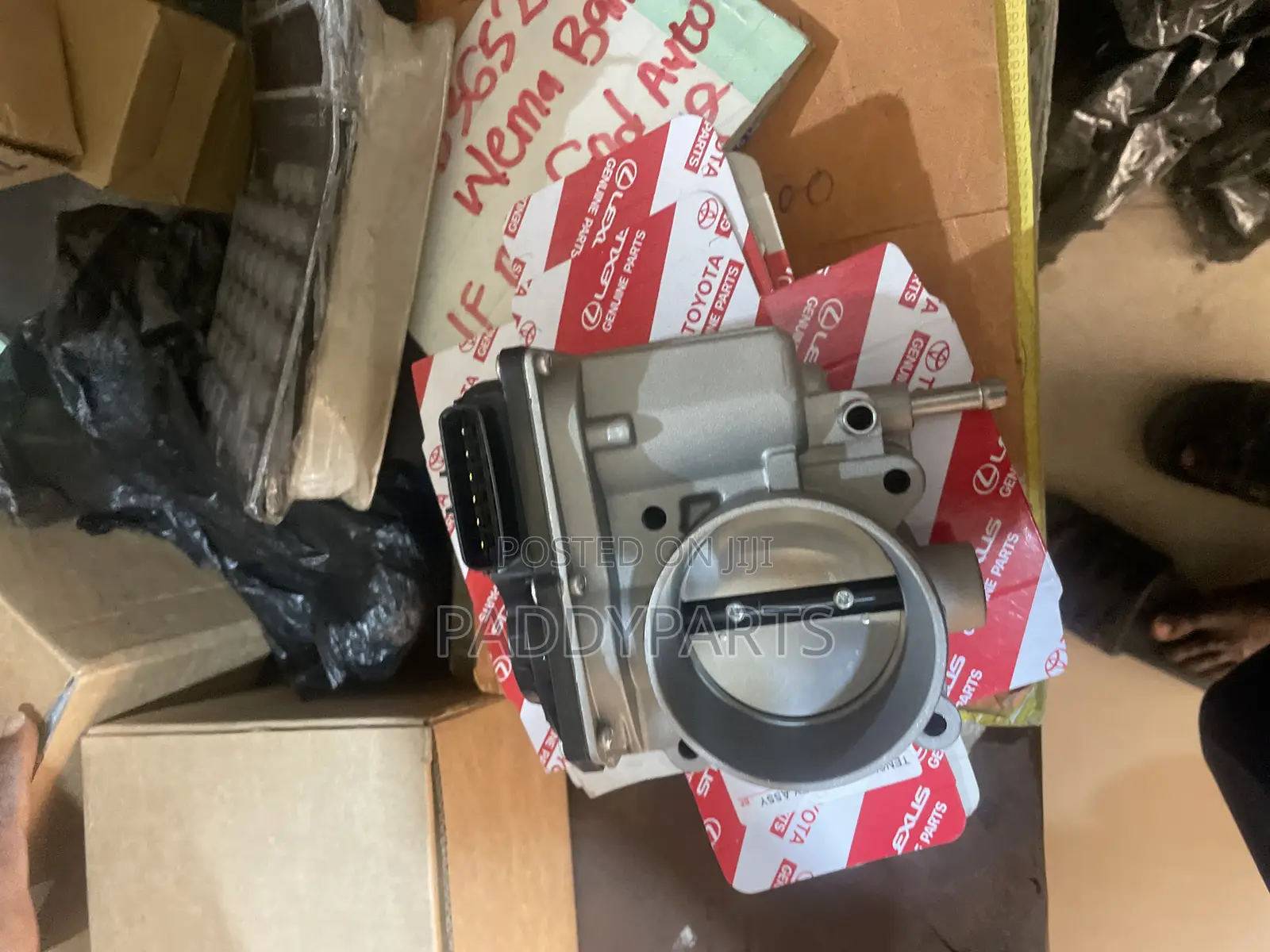 Lexus Lx570 Throttle Body/ Injector Mouth