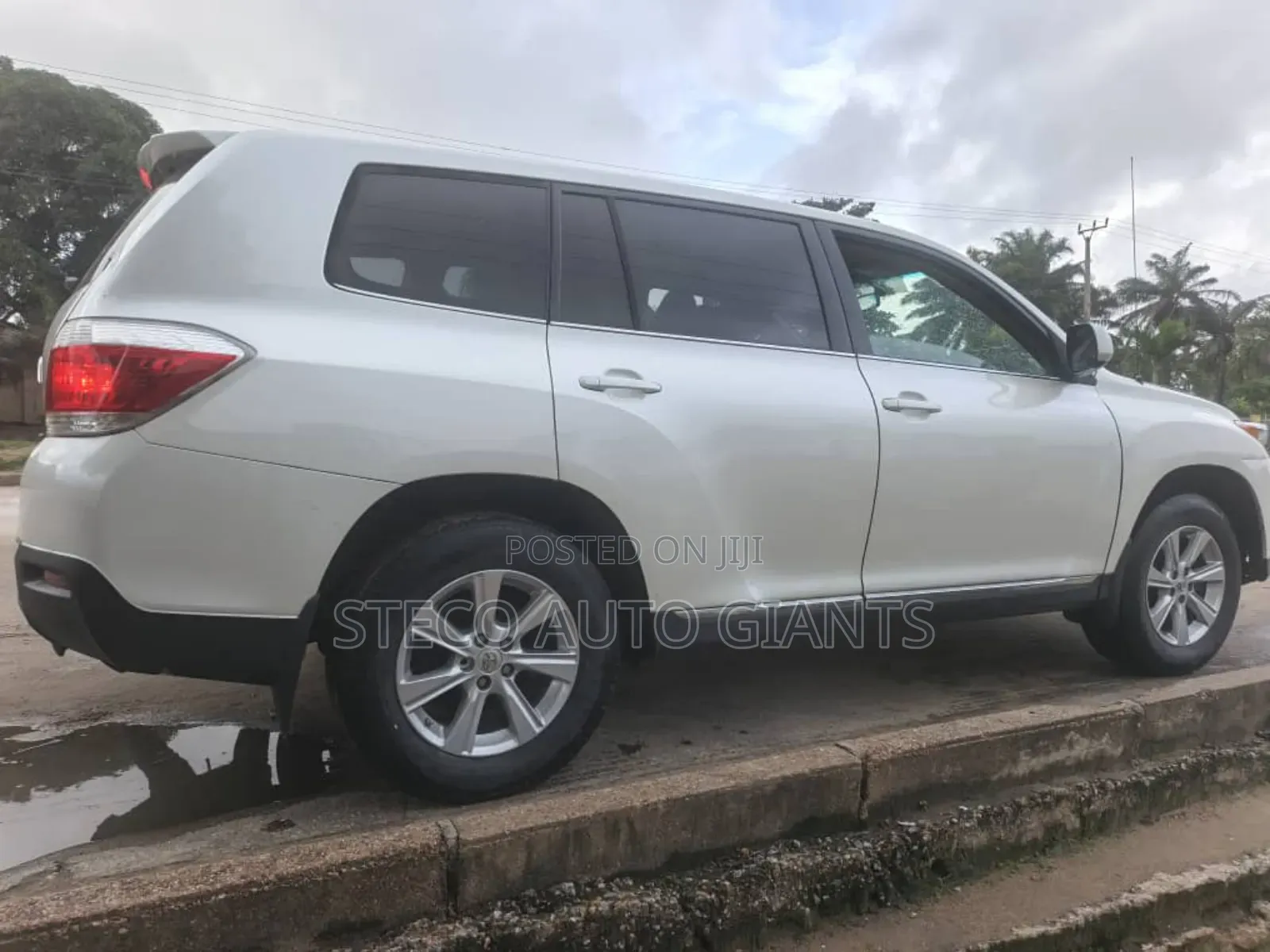 Toyota Highlander Hybrid Limited 2012 White