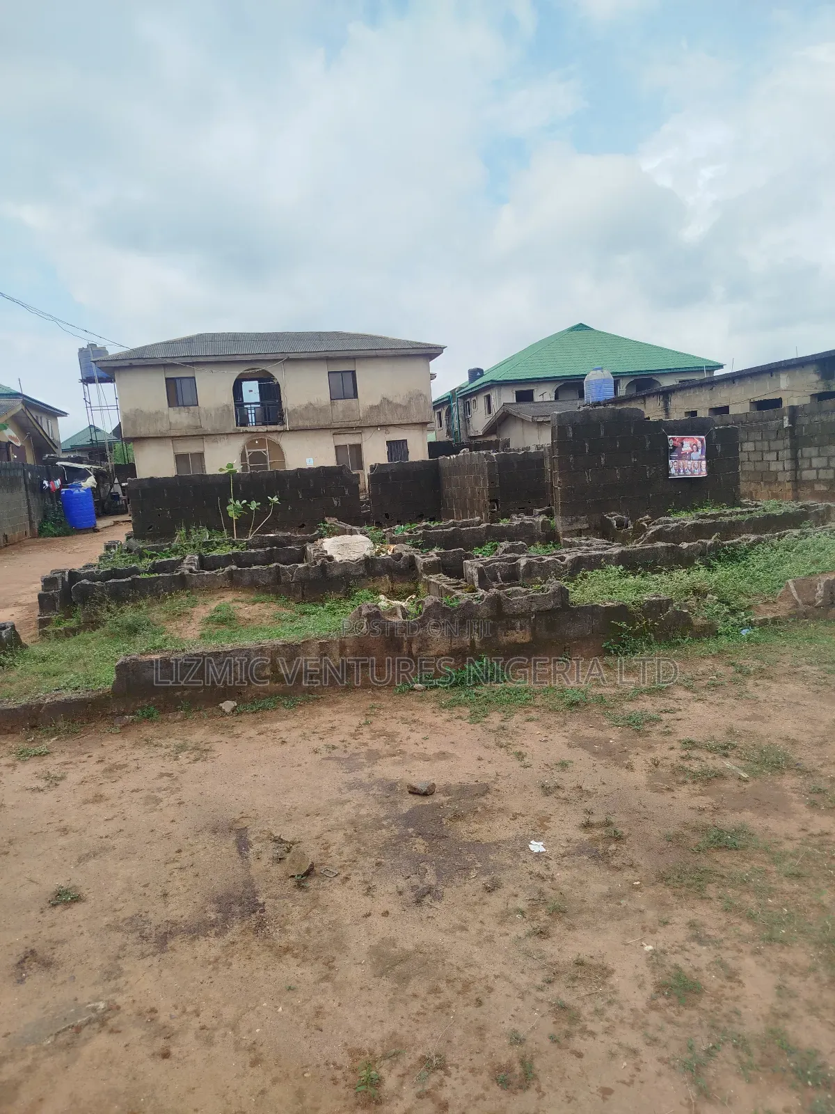 Furnished 2bdrm Block of Flats in Isuti Road, Igando / Ikotun/Igando