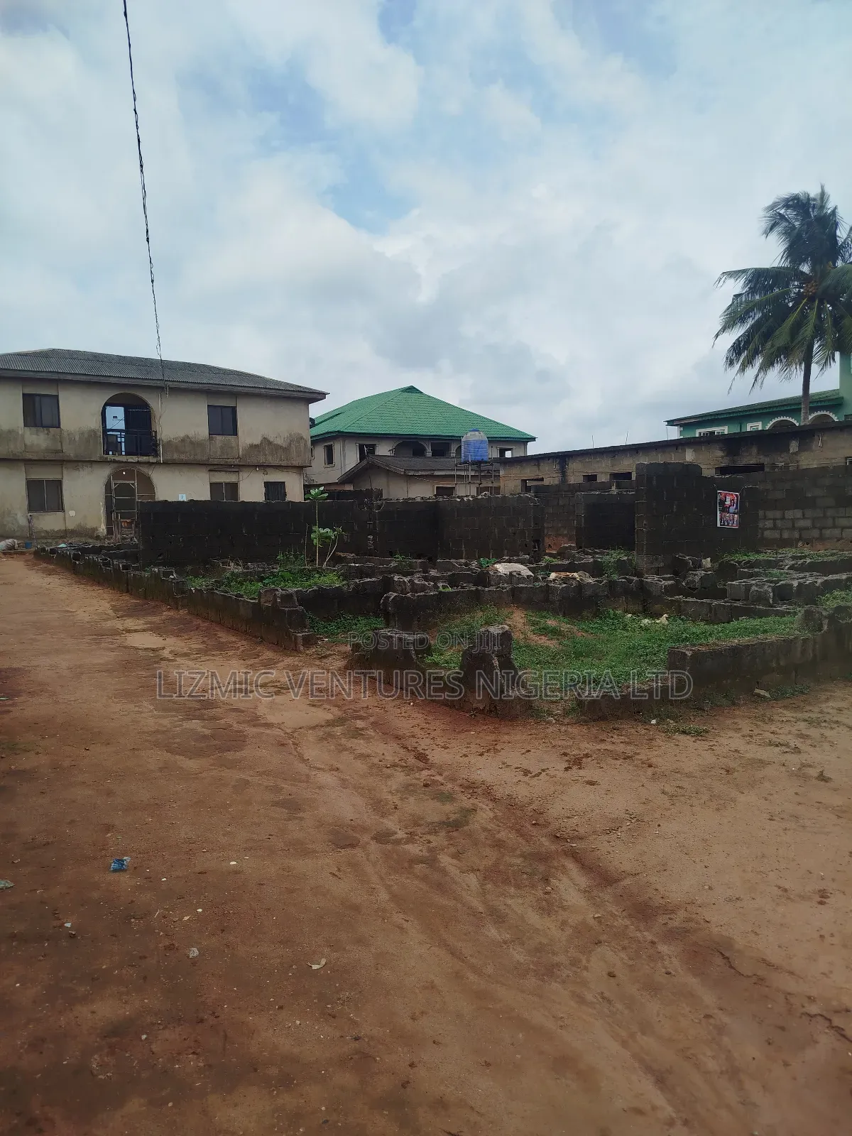 Furnished 2bdrm Block of Flats in Isuti Road, Igando / Ikotun/Igando