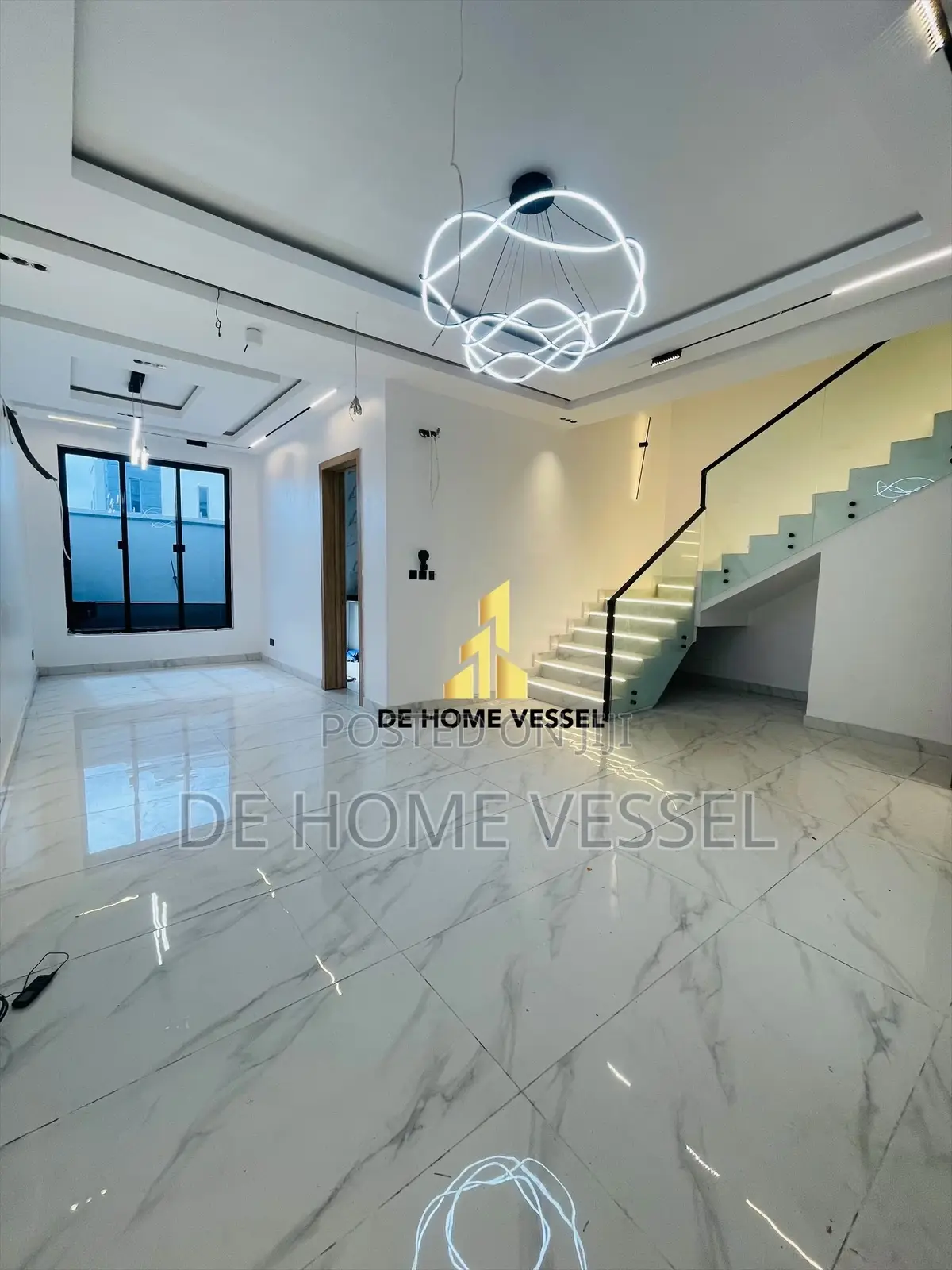 4bdrm Townhouse/Terrace in Lekki Phase 1 for sale
