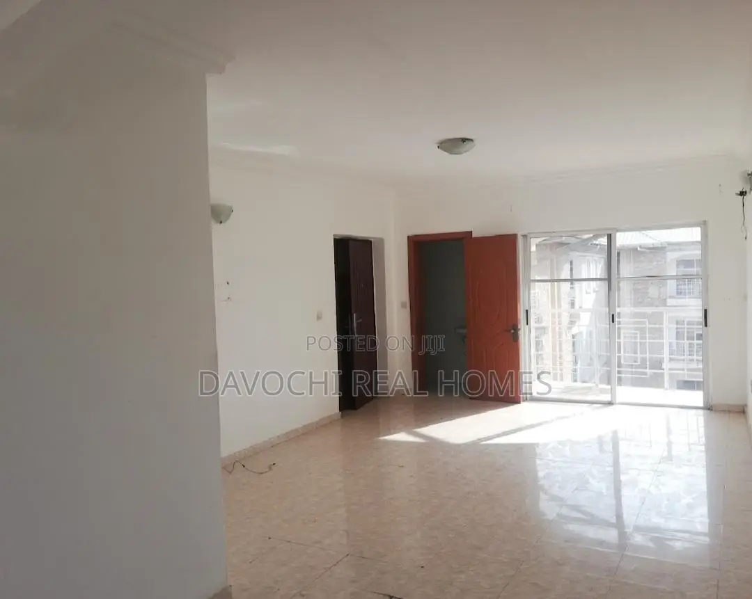3bdrm Apartment in Ikota for rent