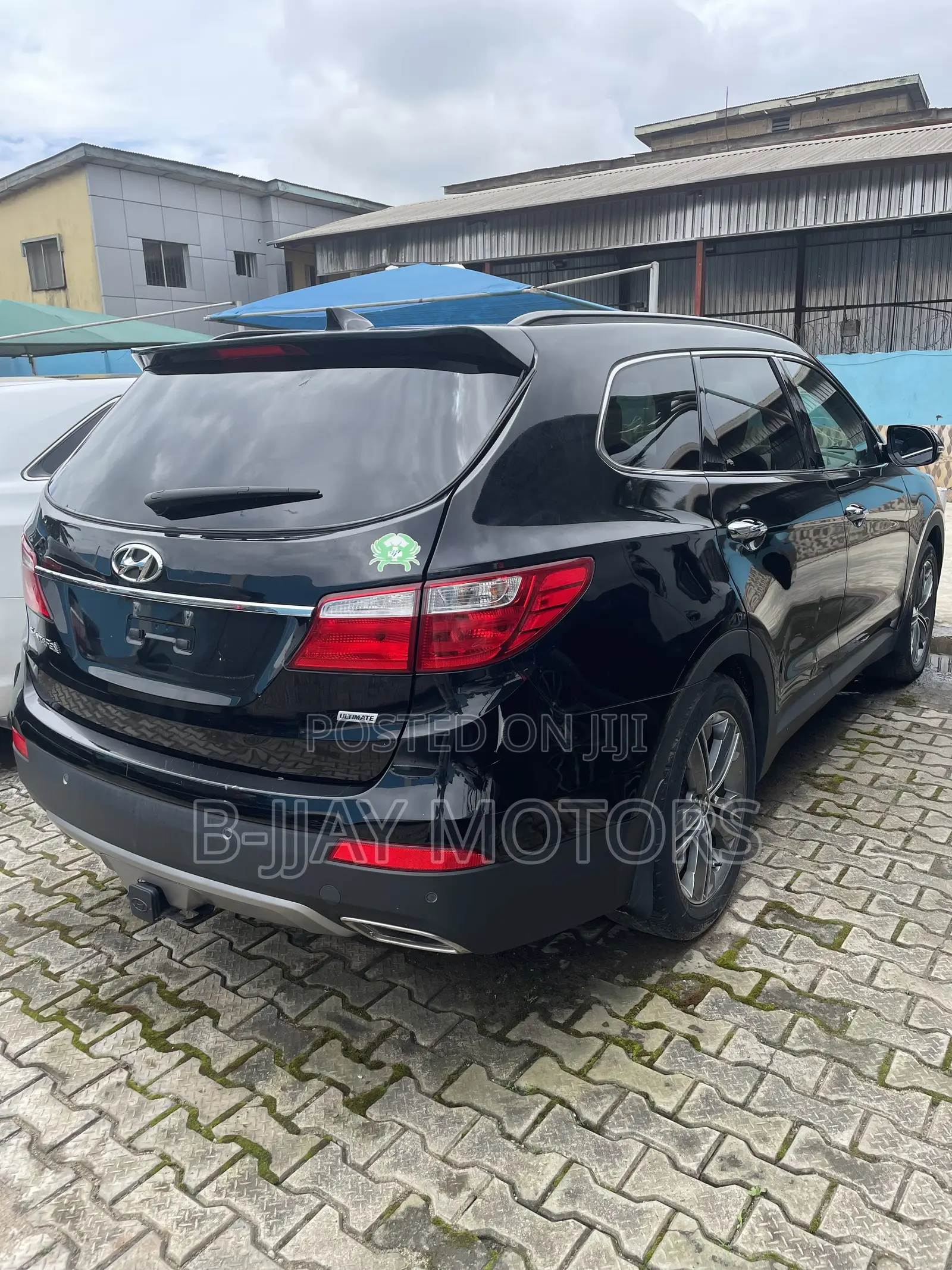 Hyundai Santa Fe Limited w/Saddle Interior 4dr SUV (3.3L 6cyl 6A) 2015