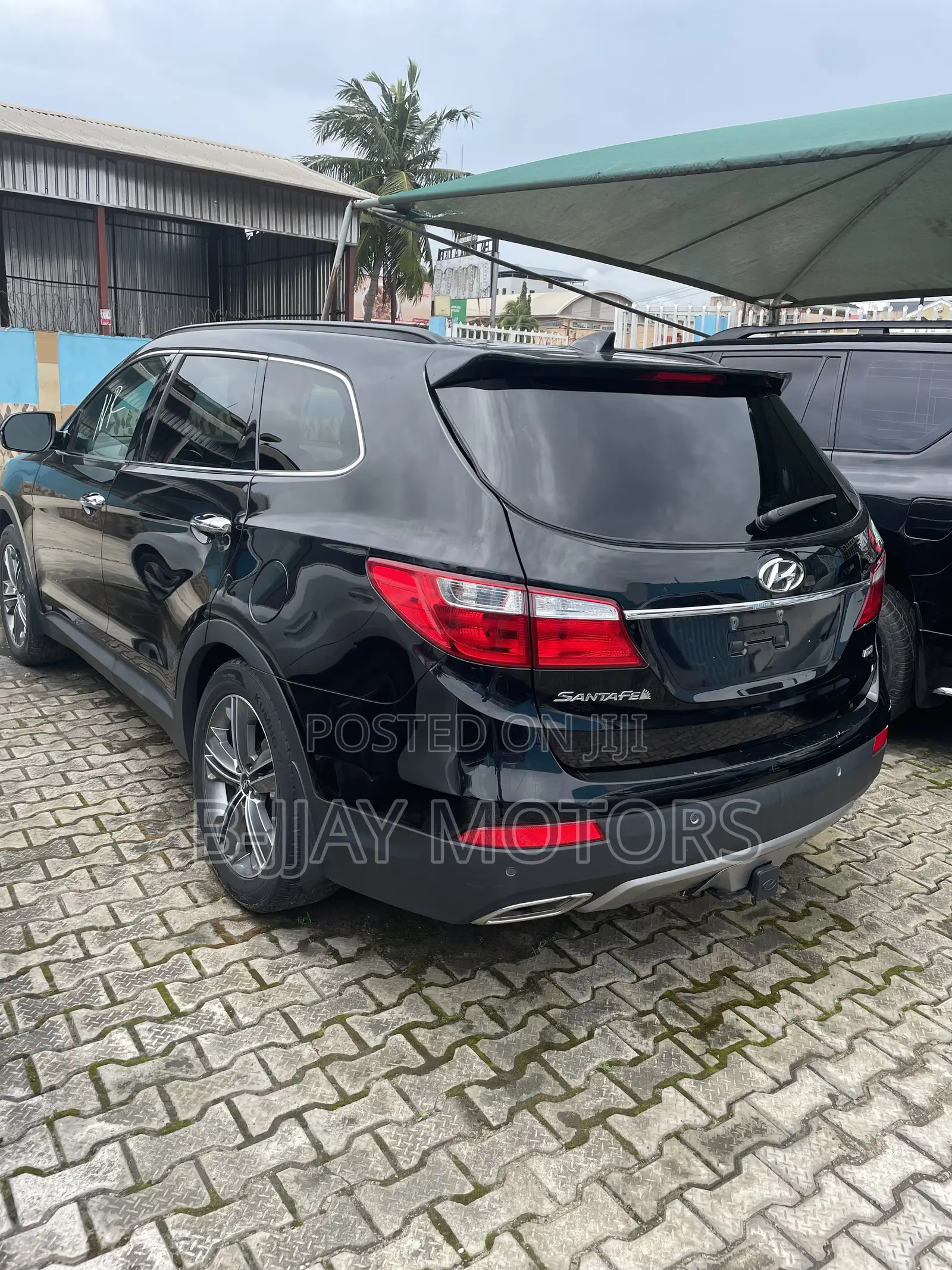 Hyundai Santa Fe Limited w/Saddle Interior 4dr SUV (3.3L 6cyl 6A) 2015