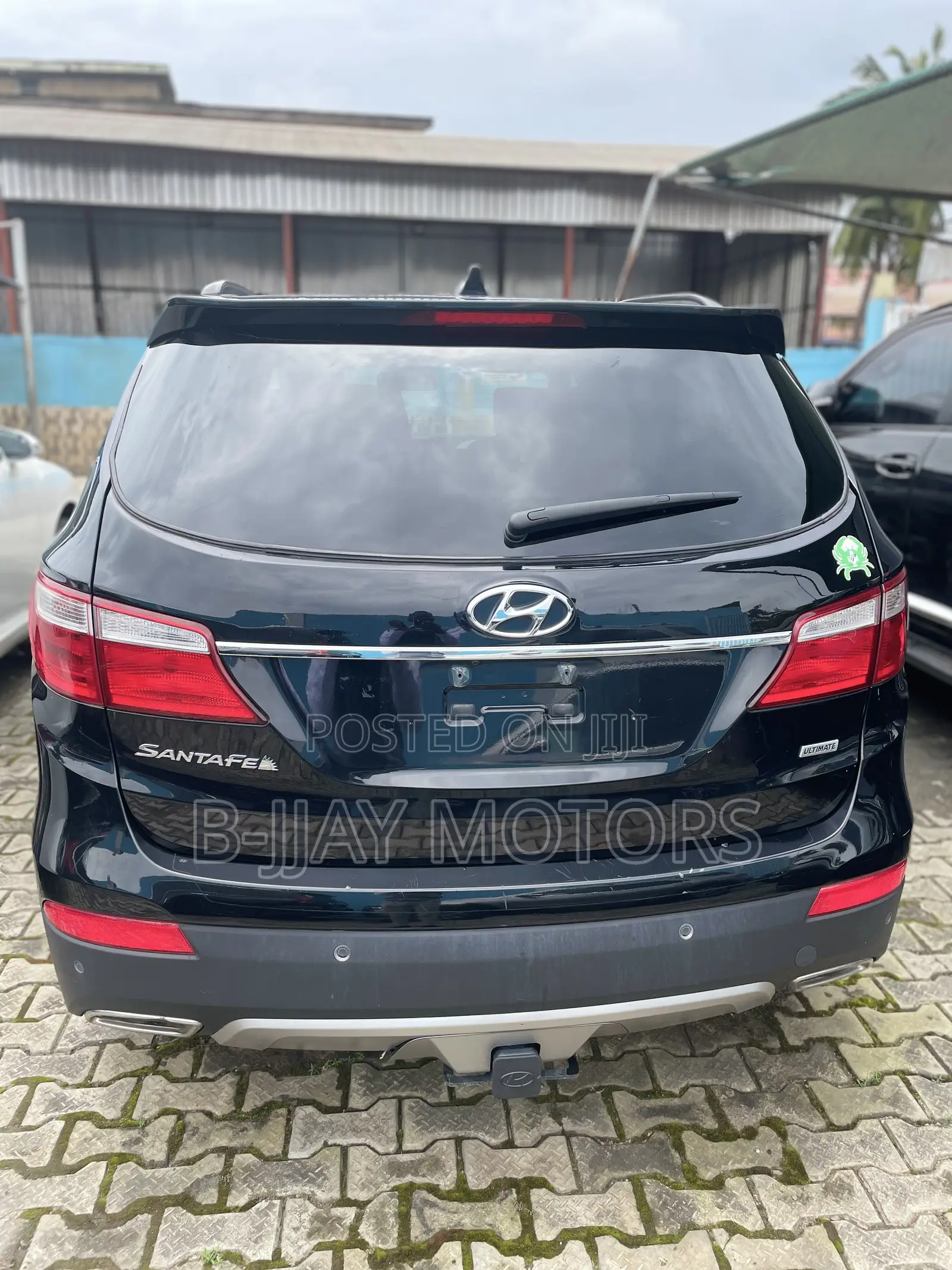 Hyundai Santa Fe Limited w/Saddle Interior 4dr SUV (3.3L 6cyl 6A) 2015