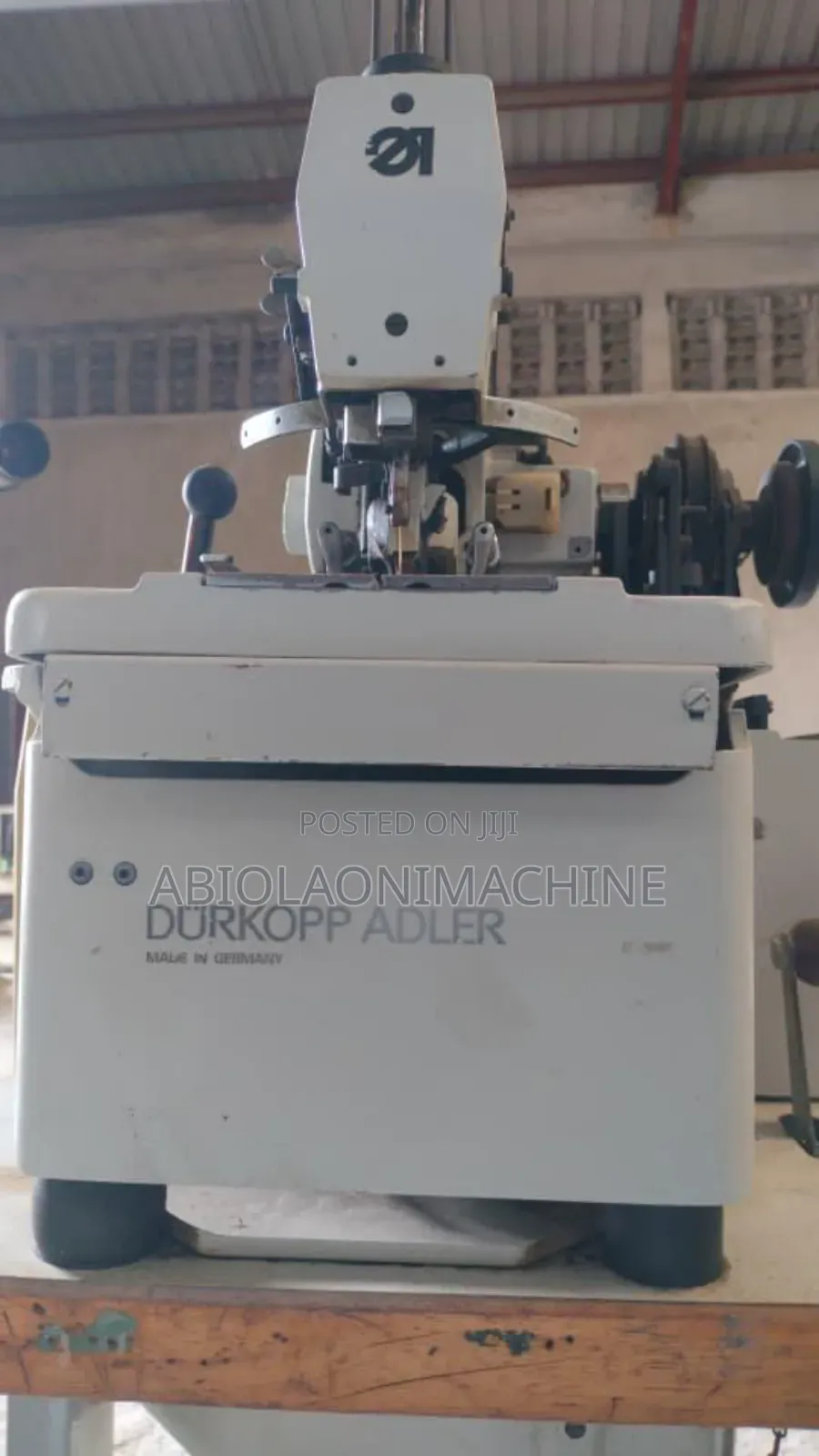Industrial Suit Buttonhole Machine (Tokunbo)