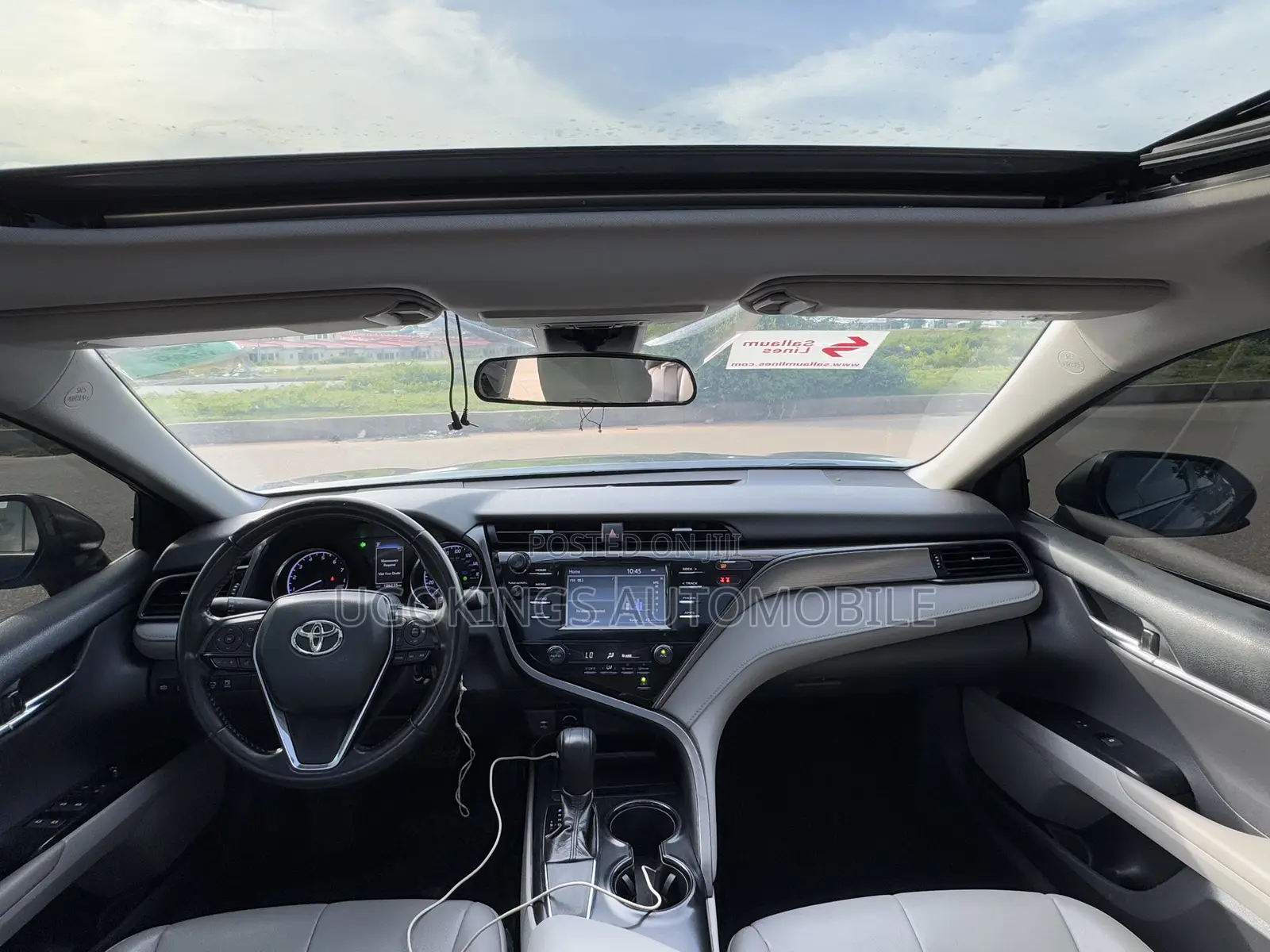 Toyota Camry SE FWD 2020 Gray