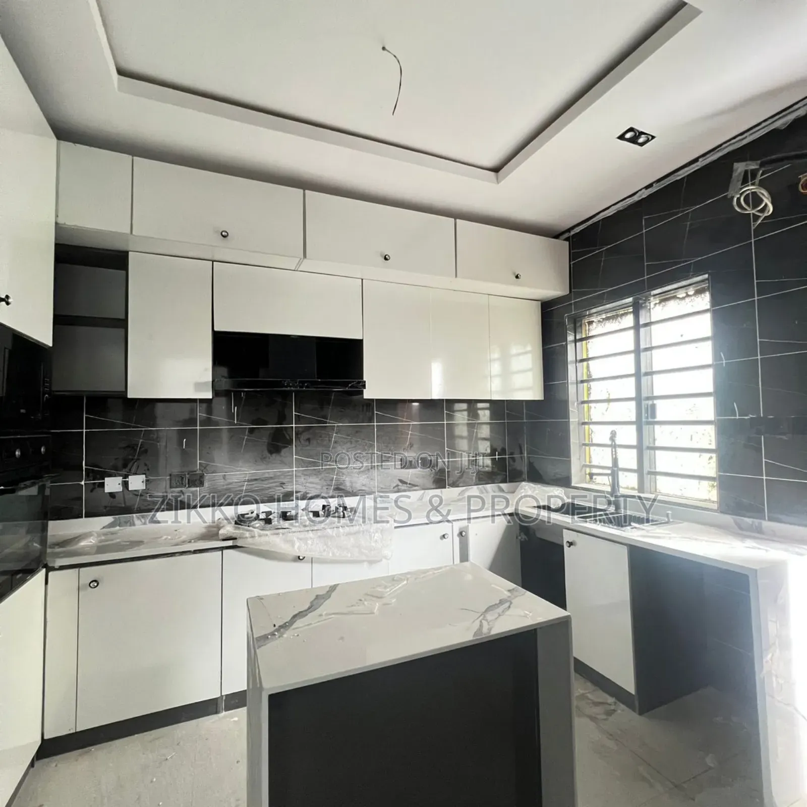 4bdrm Townhouse/Terrace in Orchid, Lekki for sale
