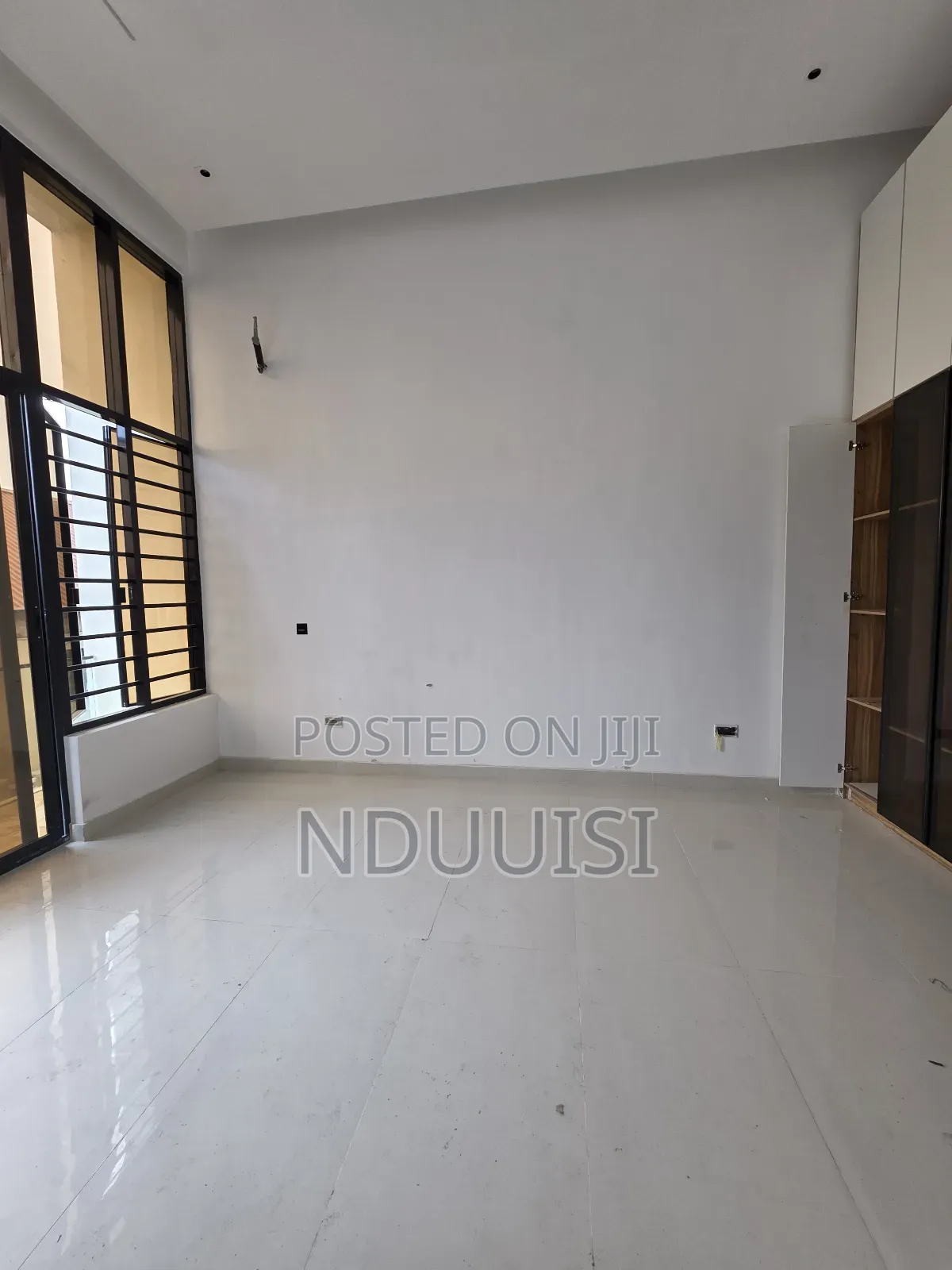 3bdrm Apartment in Lekki Phase 1 for sale