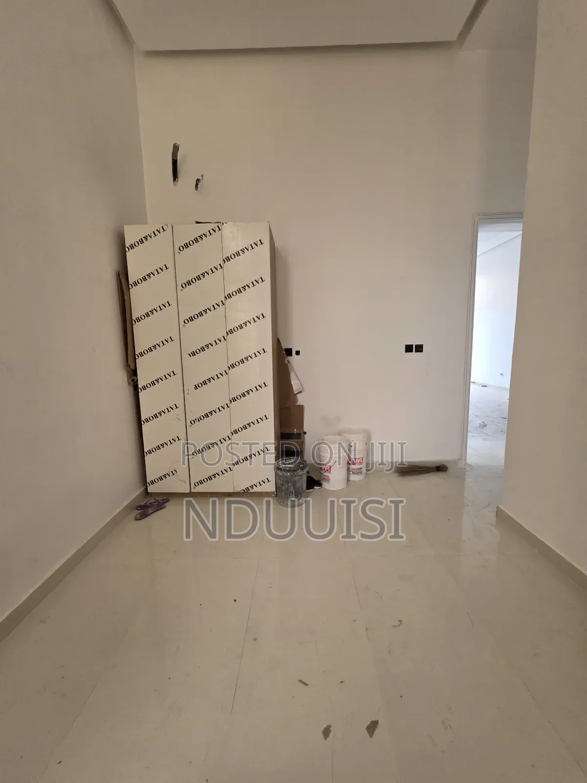 3bdrm Apartment in Lekki Phase 1 for sale