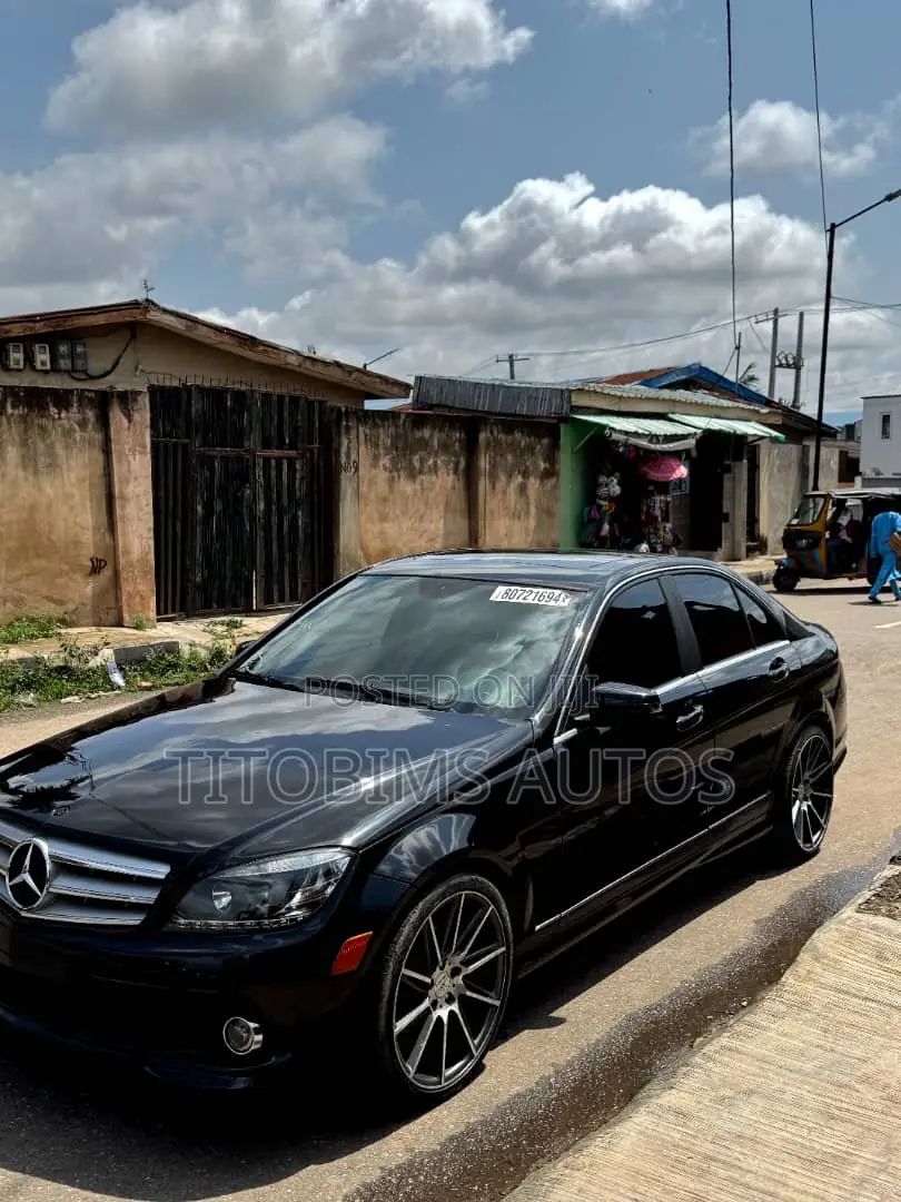 Mercedes-Benz C300 Luxury 4Matic Sedan AWD (3.0L 6cyl 7A) 2011 Black