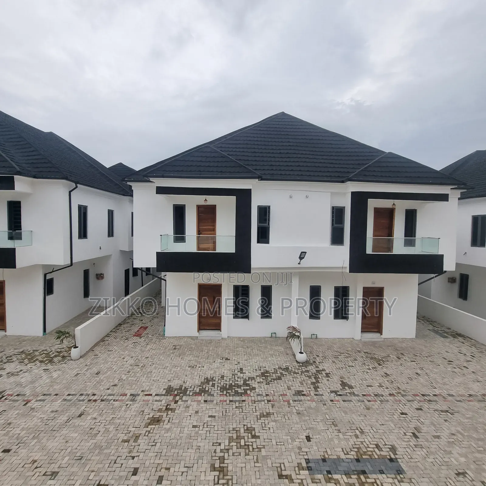 4bdrm Duplex in Harris Drive, Lekki for sale