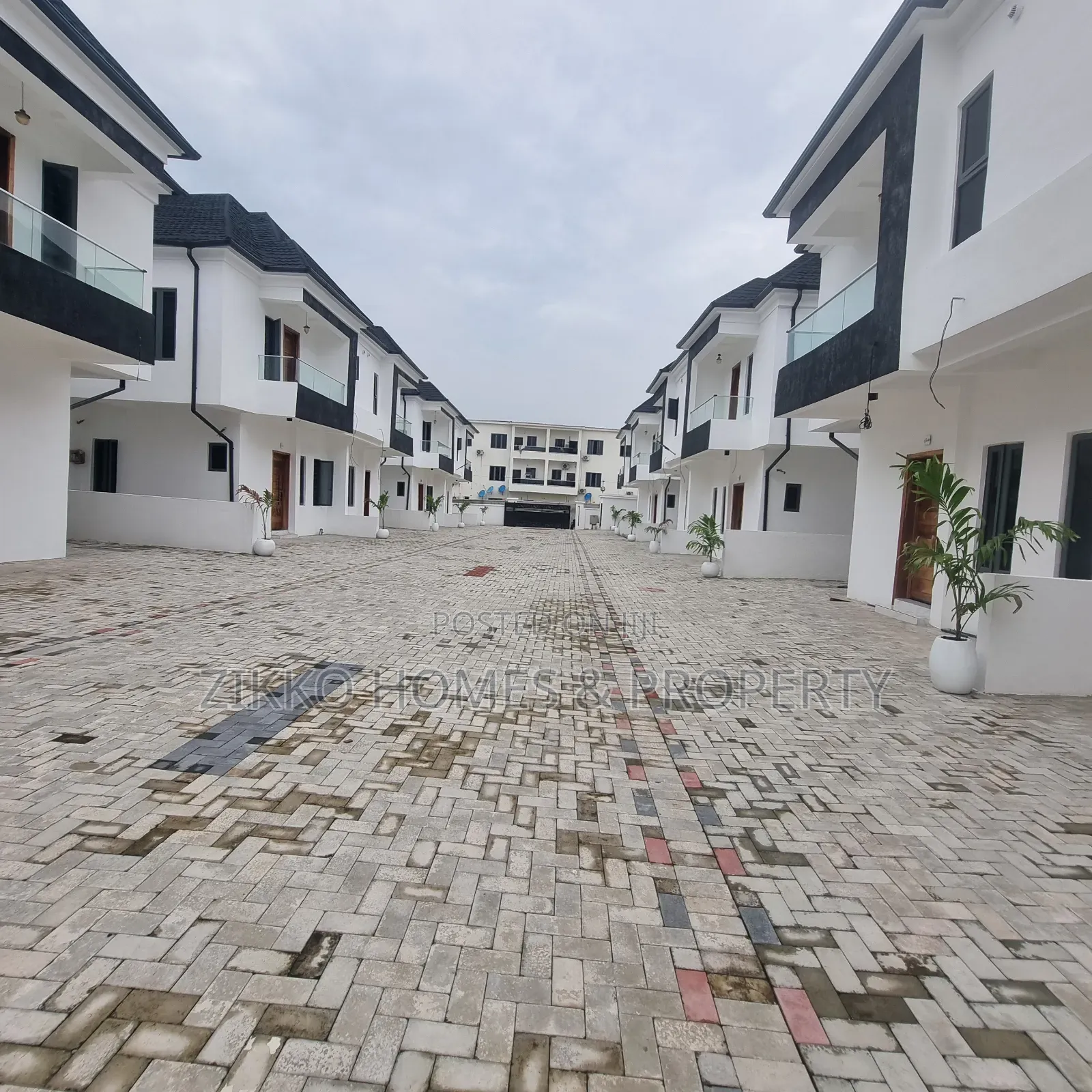 4bdrm Duplex in Harris Drive, Lekki for sale