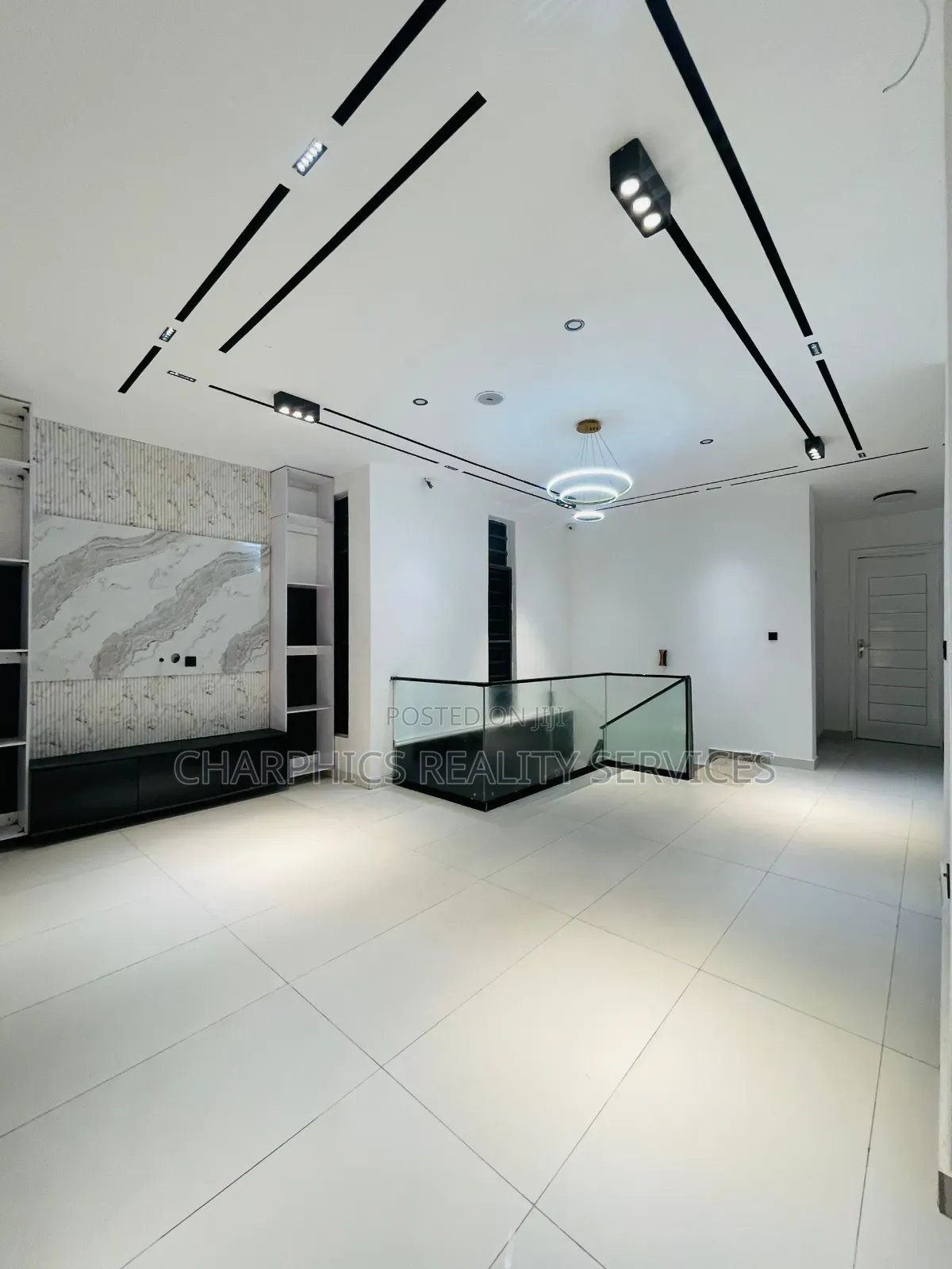 5bdrm Duplex in Ikota for sale