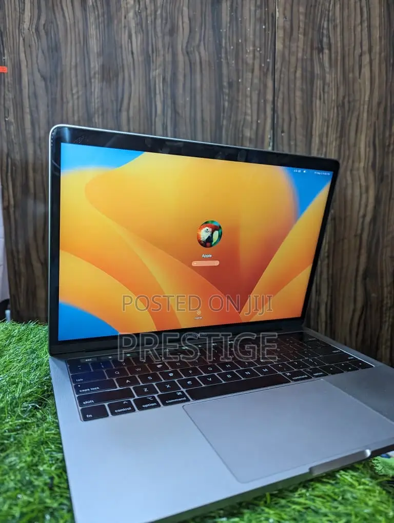 Laptop Apple MacBook Pro 2019 64GB Intel Core i9 SSD 512GB