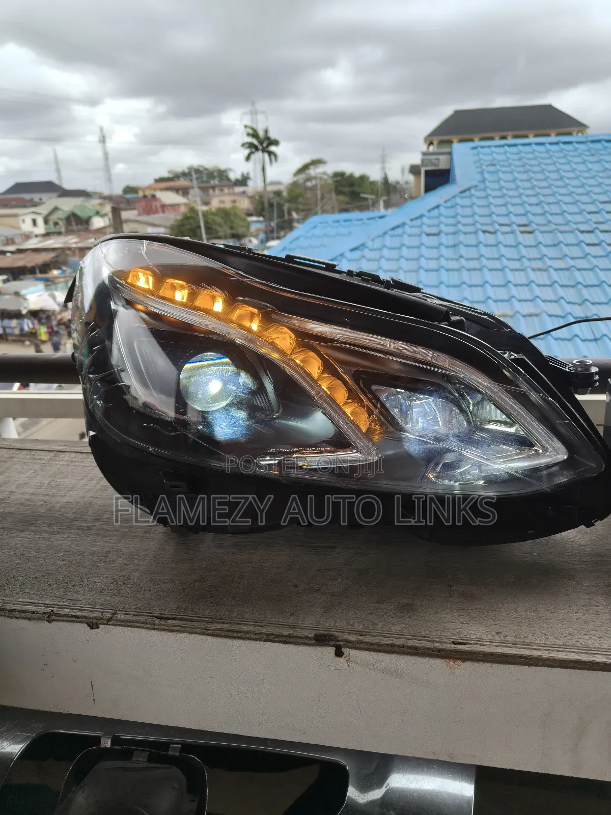 E350 2014 Charger Headlamp