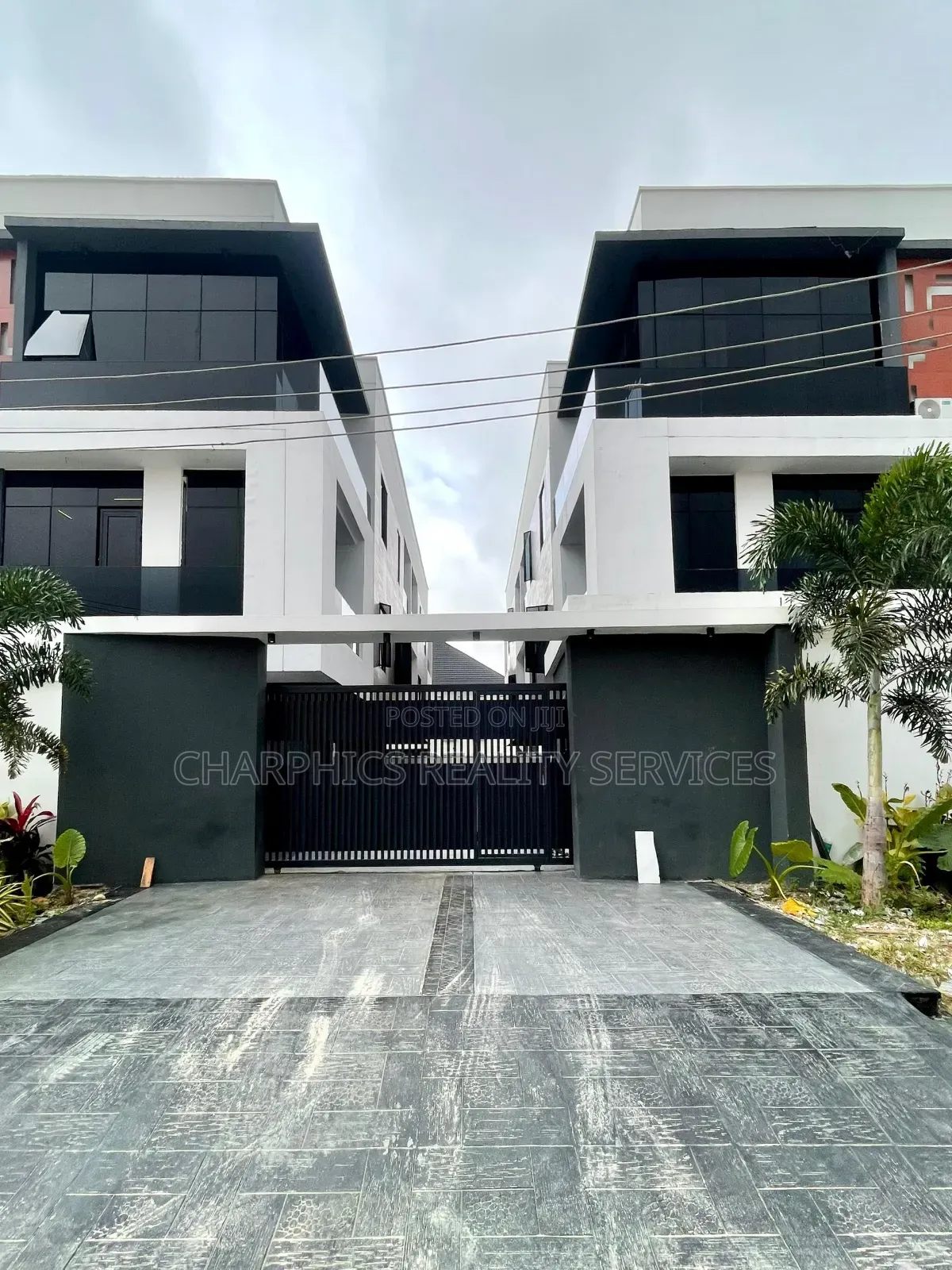 4bdrm Duplex in Lekki Phase 1 for sale