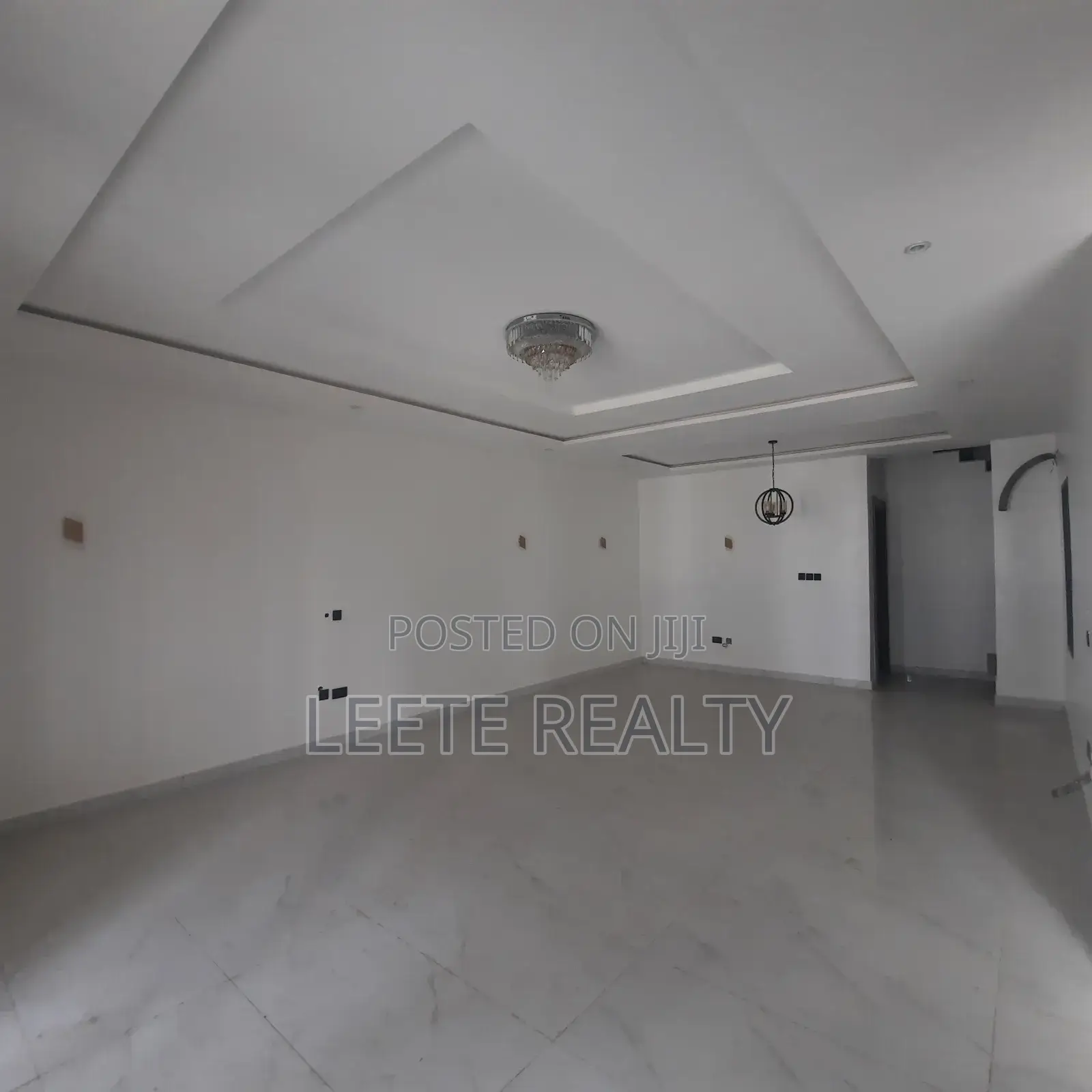 4bdrm Townhouse/Terrace in Jahi for sale