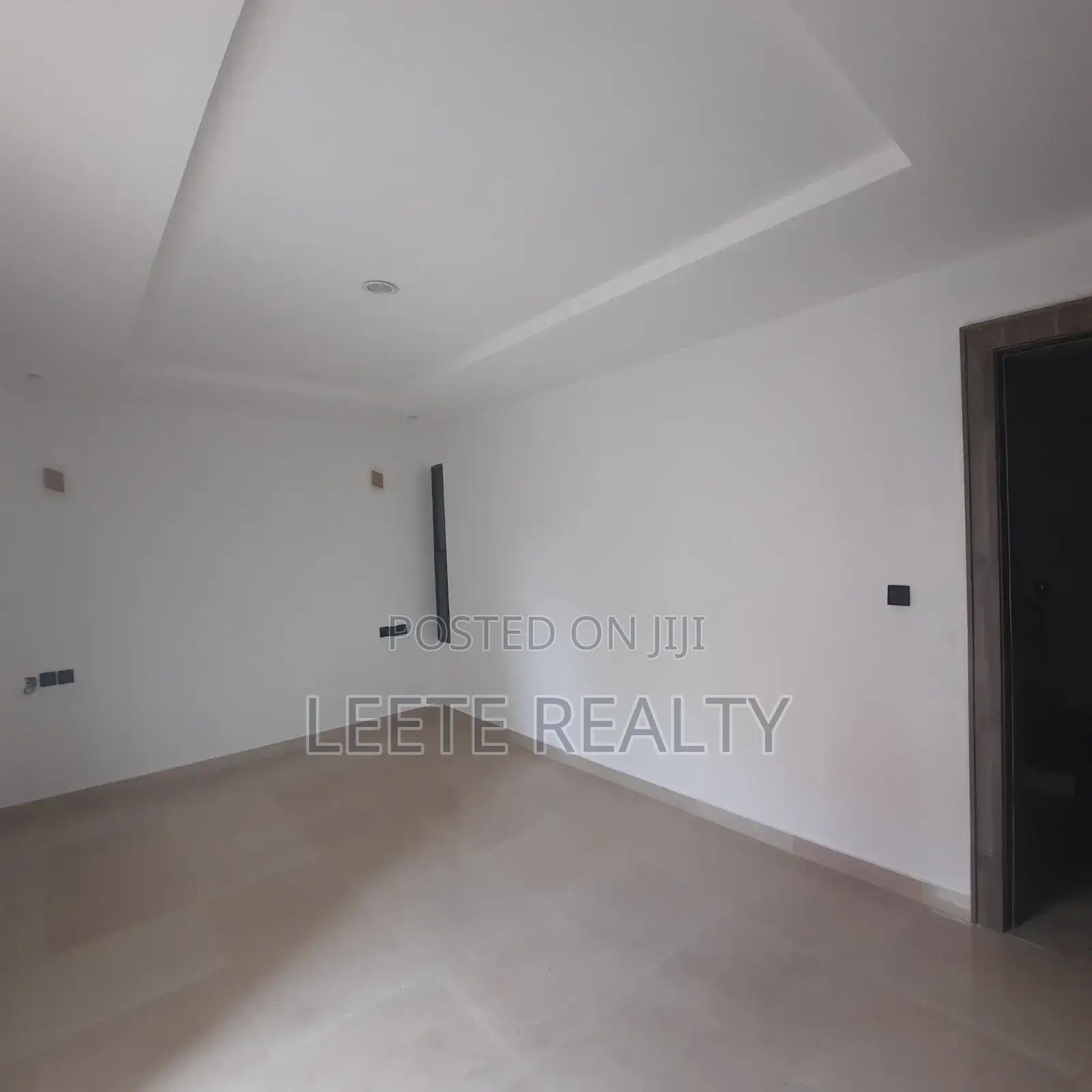 4bdrm Townhouse/Terrace in Jahi for sale