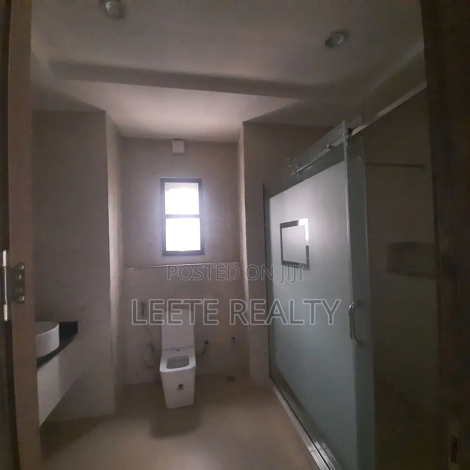 4bdrm Townhouse/Terrace in Jahi for sale