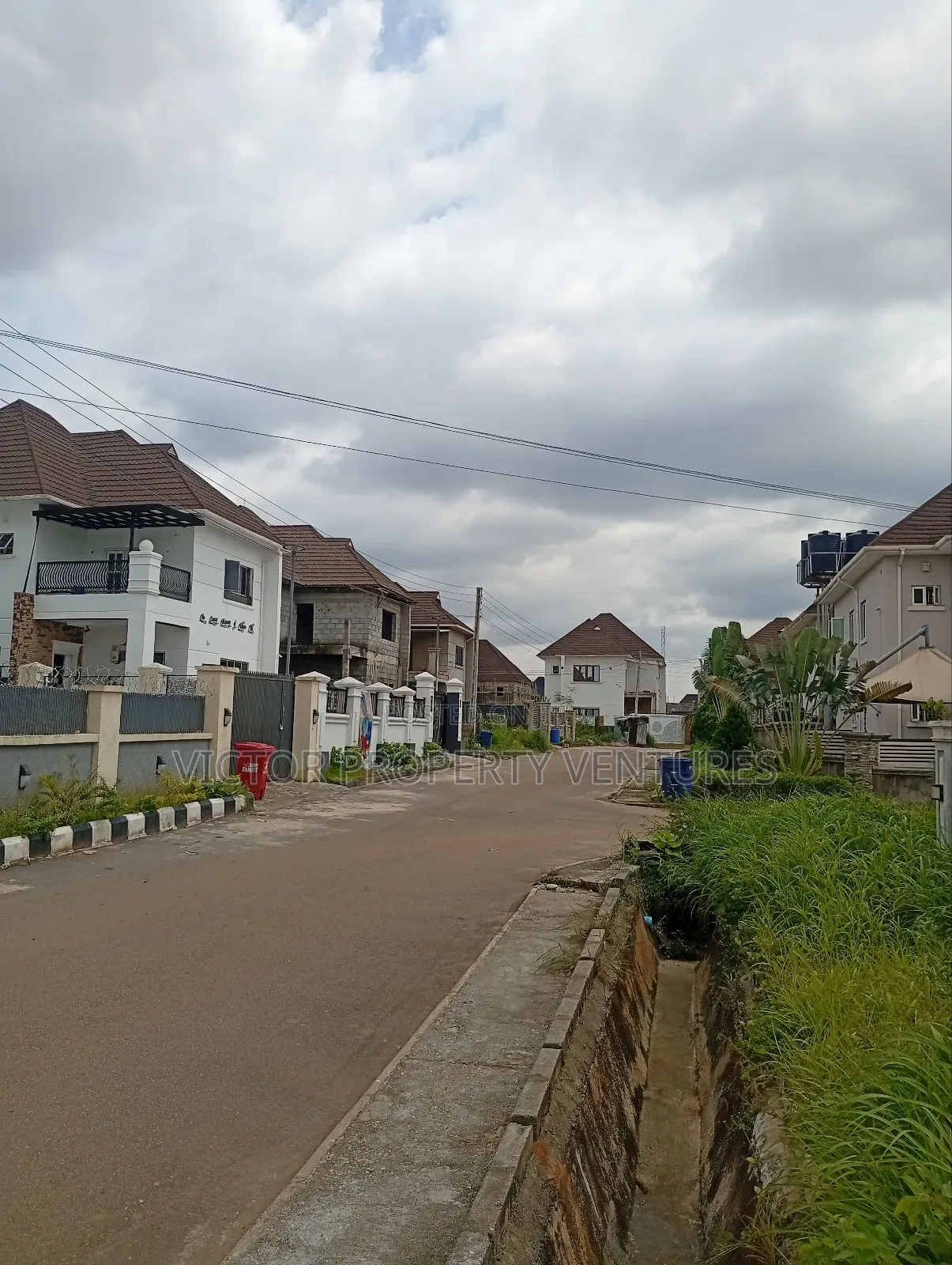 4bdrm Duplex in Kubwa for sale