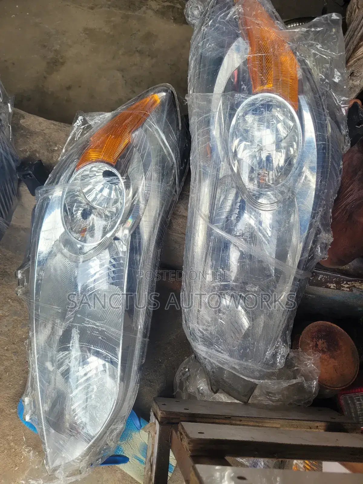 Headlight Toyota Matrix 2010