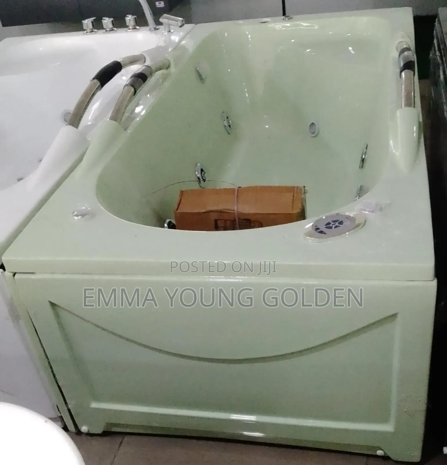 Lemon Green Single Jacuzzi With Steam Fm Radio Massaging System