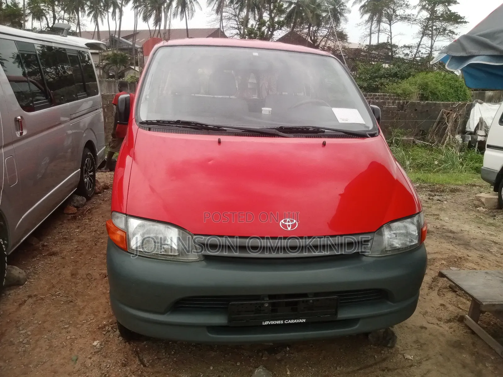 Toyota HiAce 2005 Red