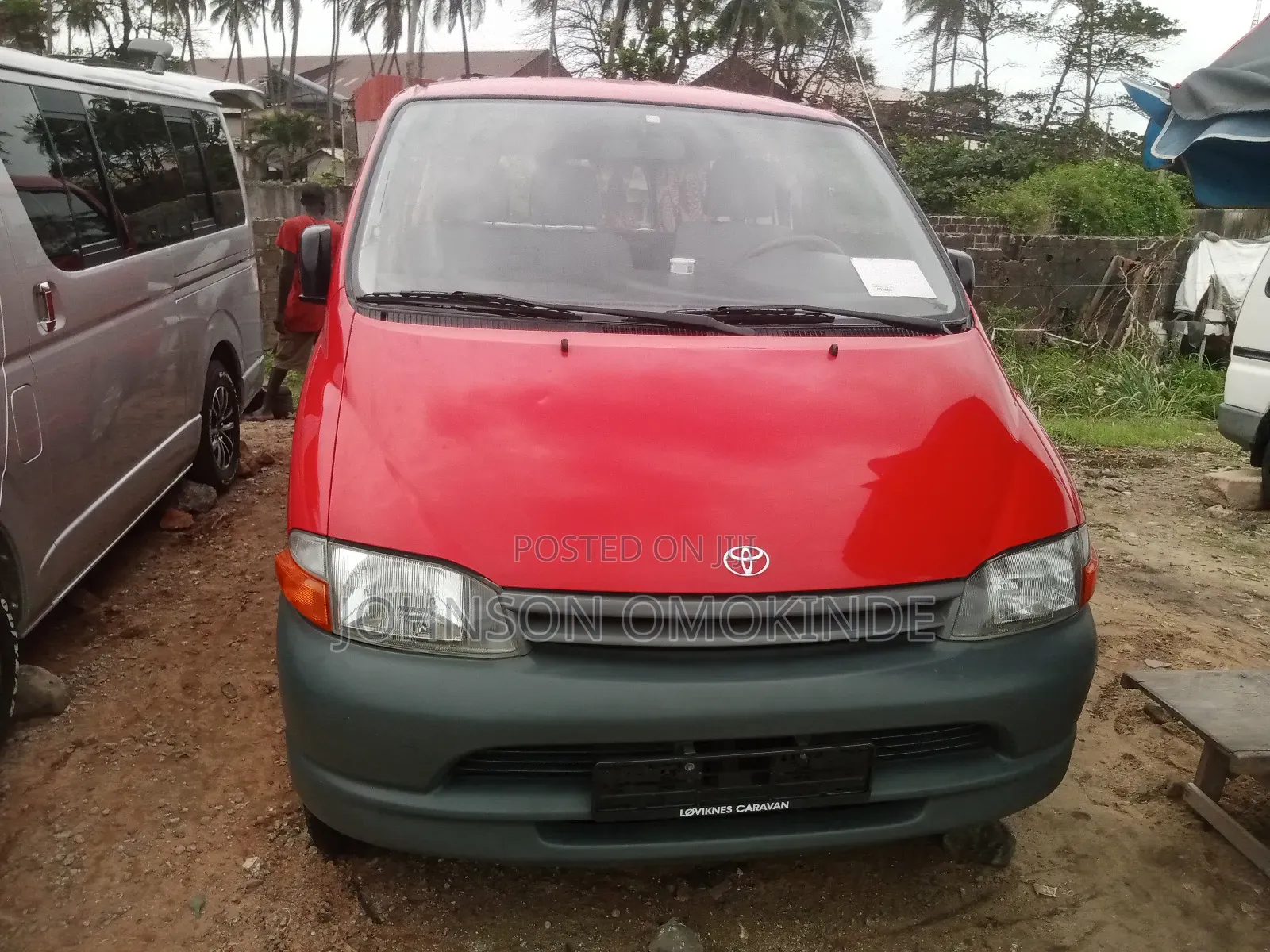 Toyota HiAce 2005 Red