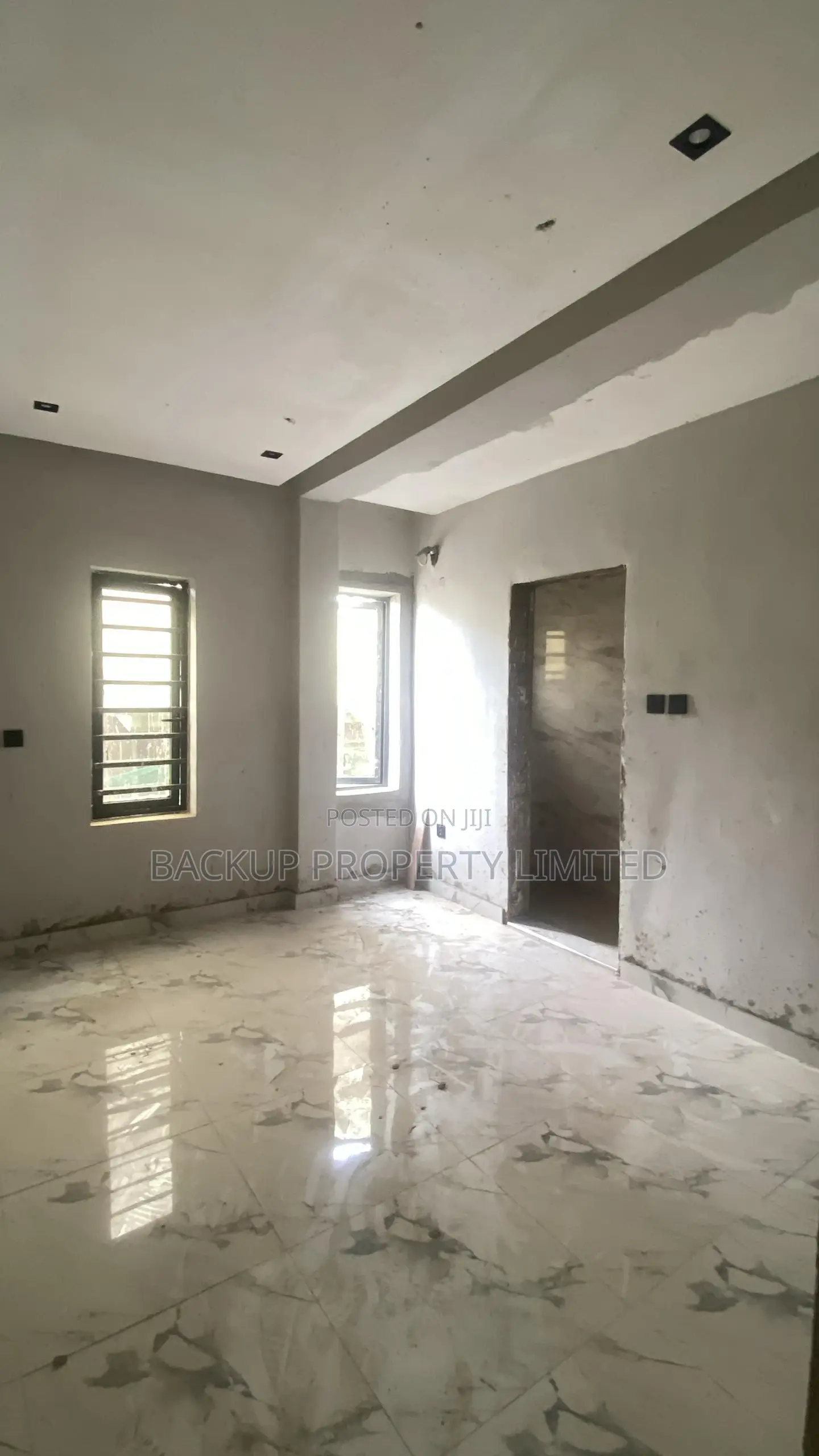 3bdrm Block of Flats in Akoka for sale