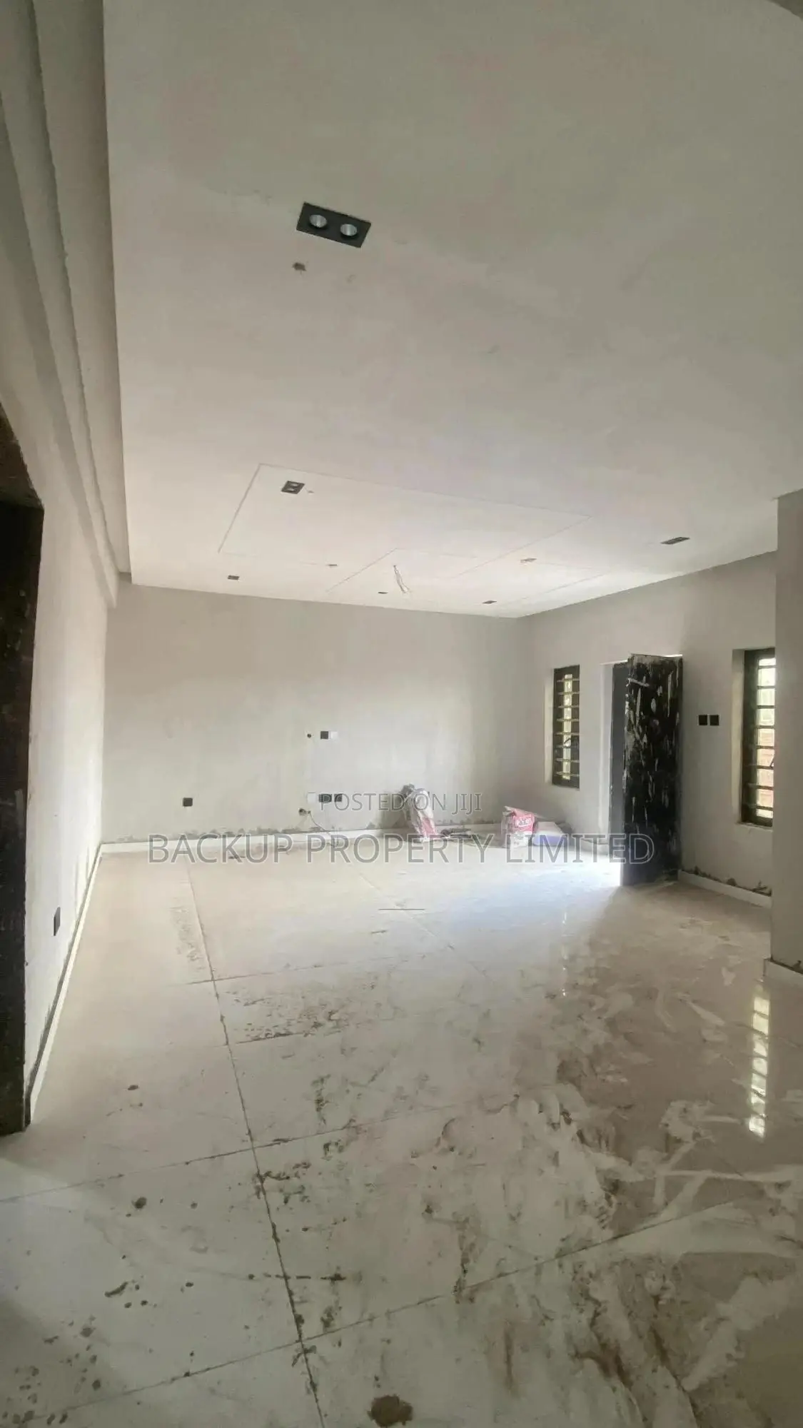 3bdrm Block of Flats in Akoka for sale