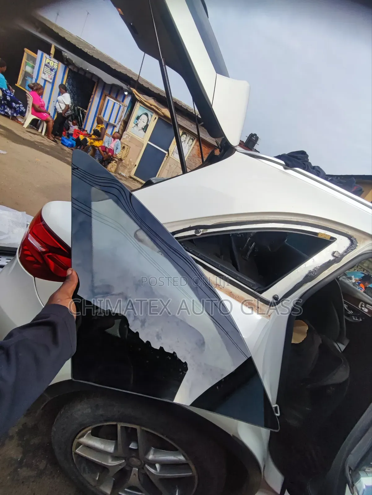 Glc300 Suv 2016 Rear Vent Glass Available
