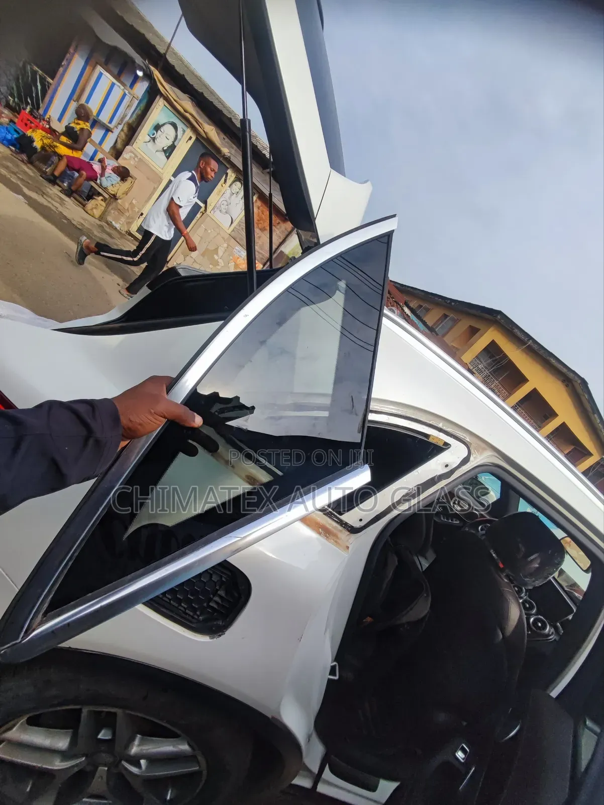 Glc300 Suv 2016 Rear Vent Glass Available