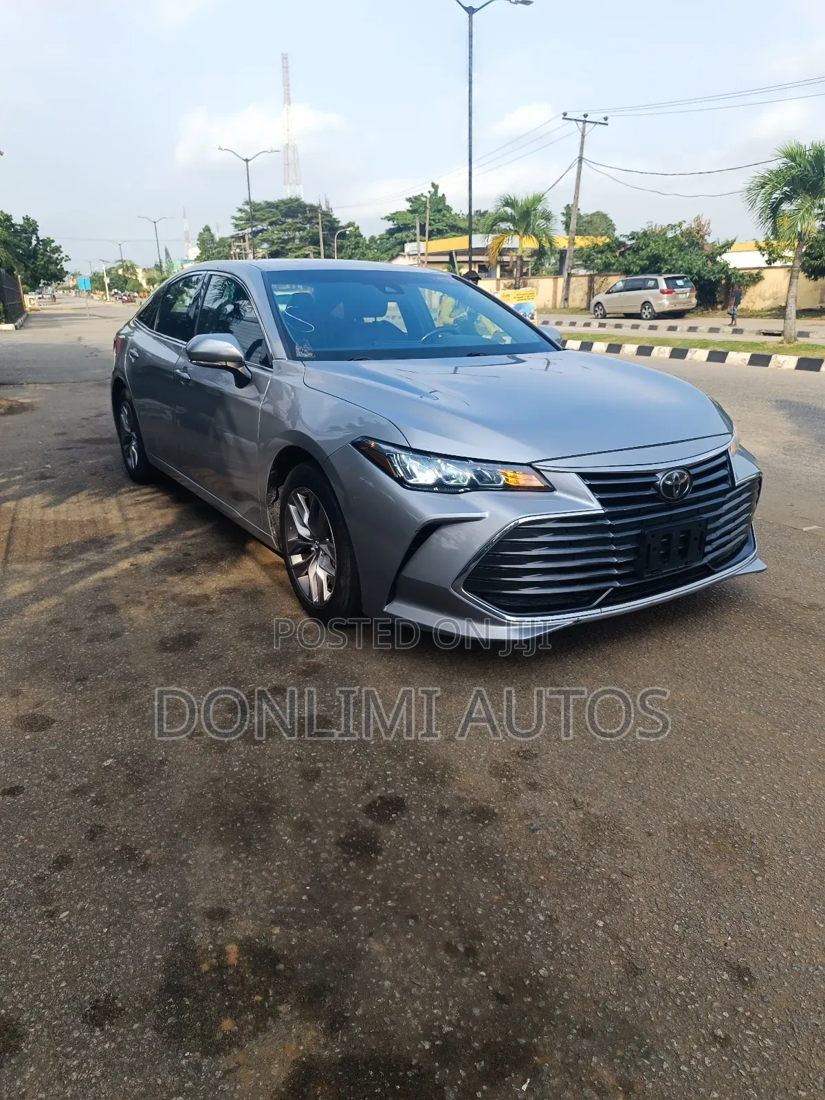Toyota Avalon XLE 2020 Silver