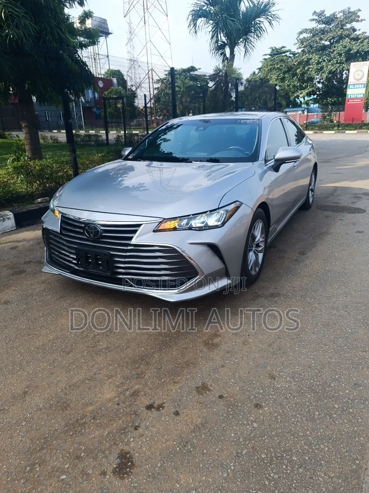 Toyota Avalon XLE 2020 Silver