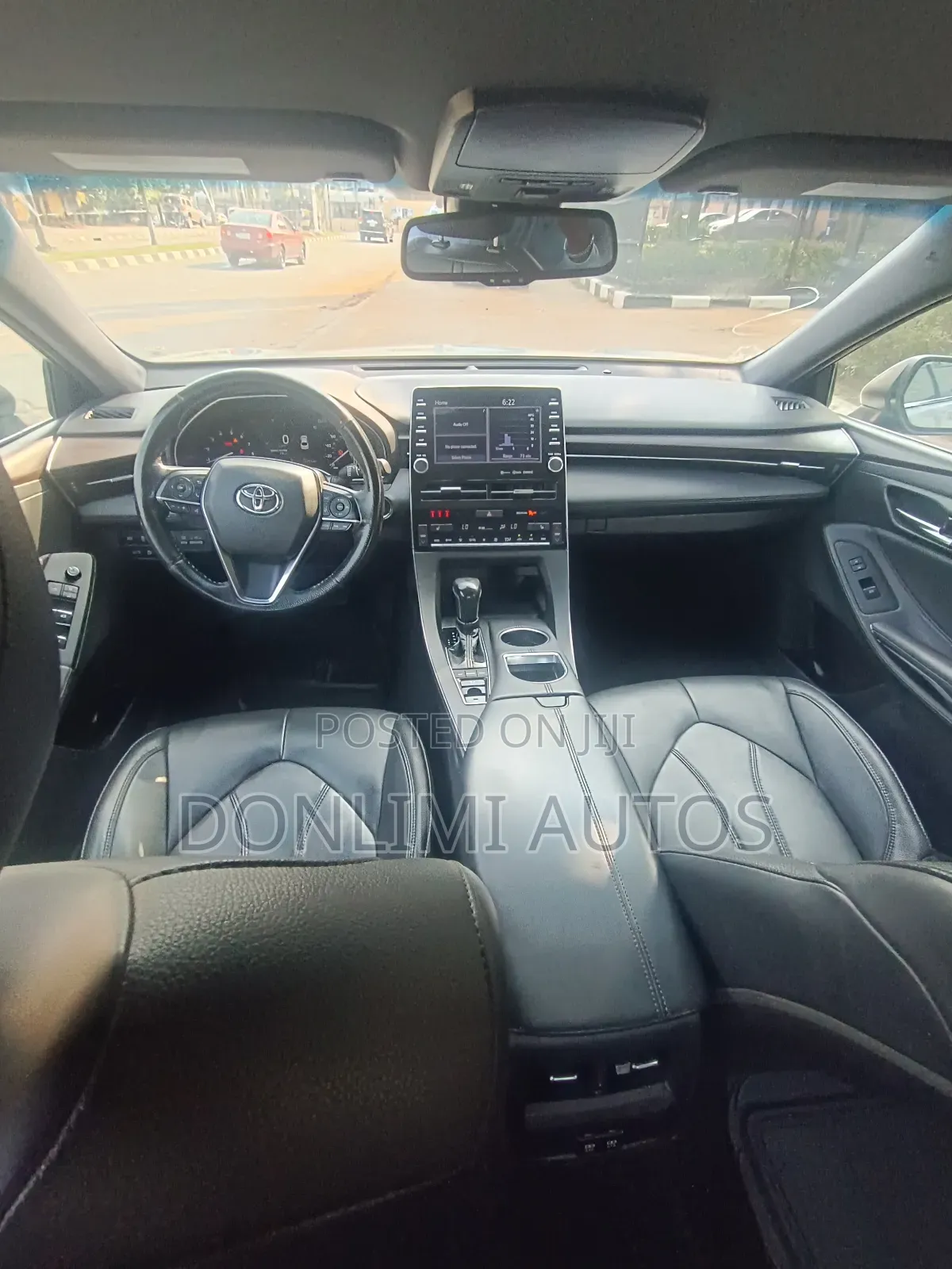 Toyota Avalon XLE 2020 Silver
