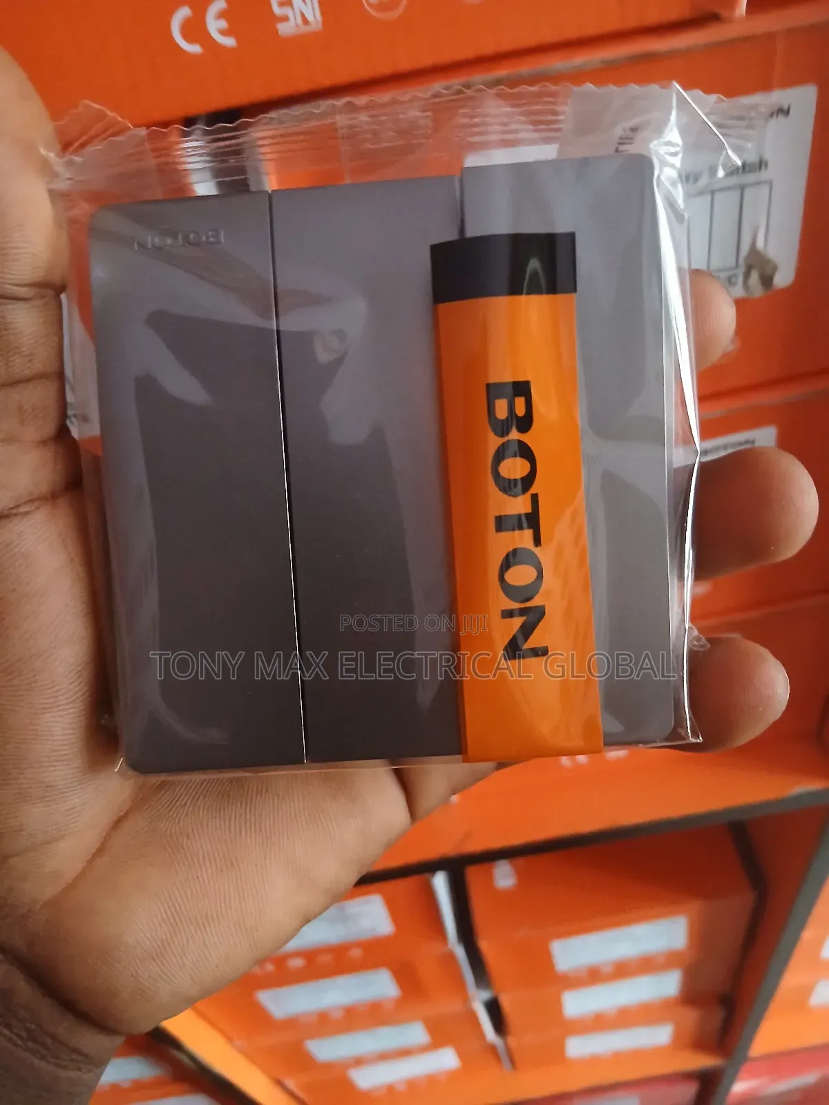 3gang Switch Back Boton Is Available