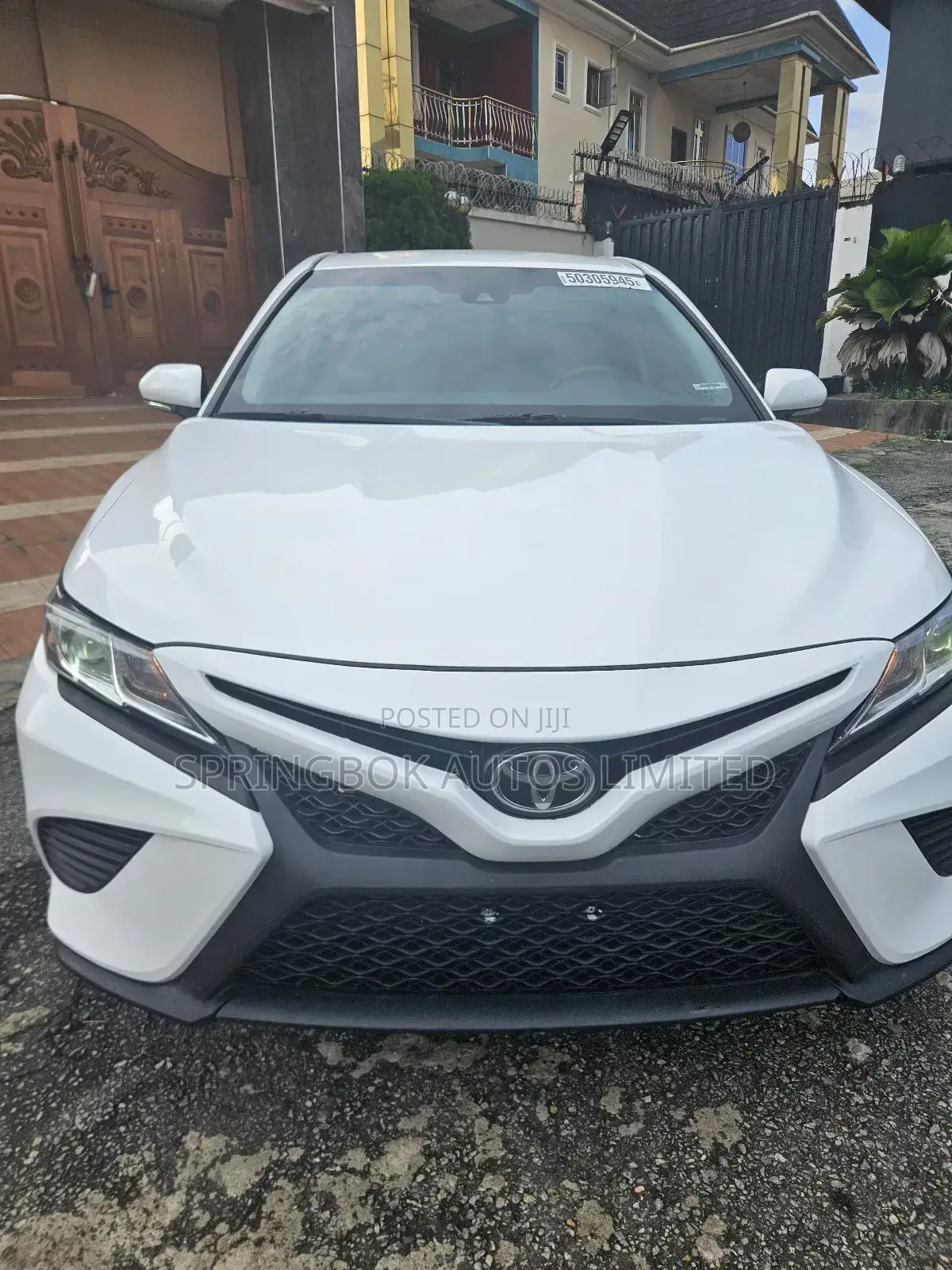 Toyota Camry SE (2.5L 4cyl 8A) 2019 White