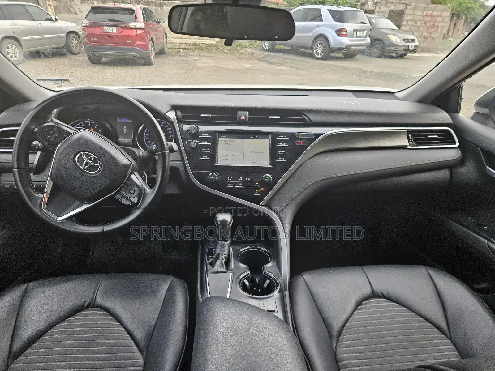 Toyota Camry SE (2.5L 4cyl 8A) 2019 White
