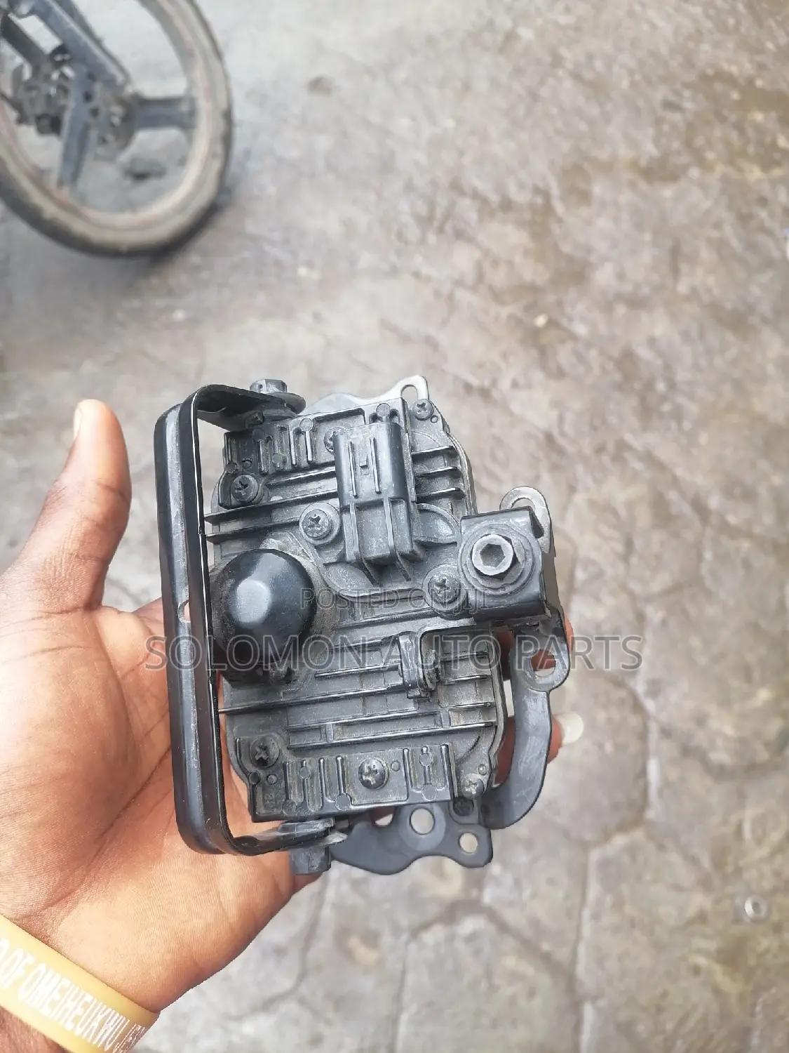 Redar/Logo Sensor Highlander 2015 2017 2018 2019