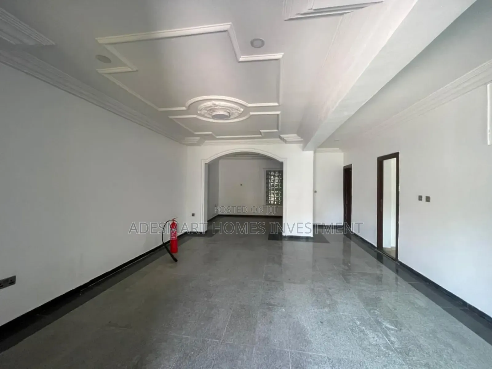 3bdrm Apartment in Lekki Phase 1 for rent