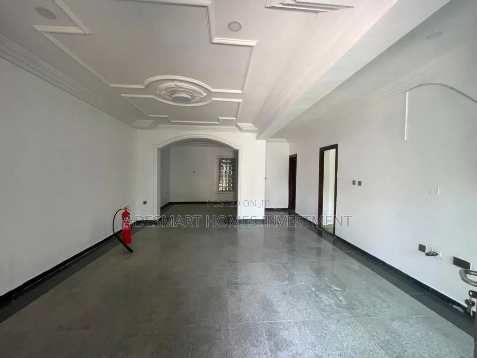 3bdrm Apartment in Lekki Phase 1 for rent