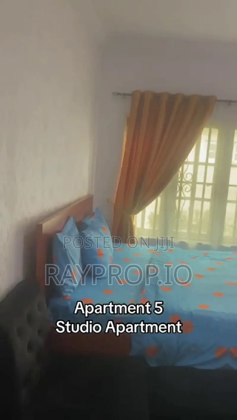 947975mq - Studio Shortlet in Ajah