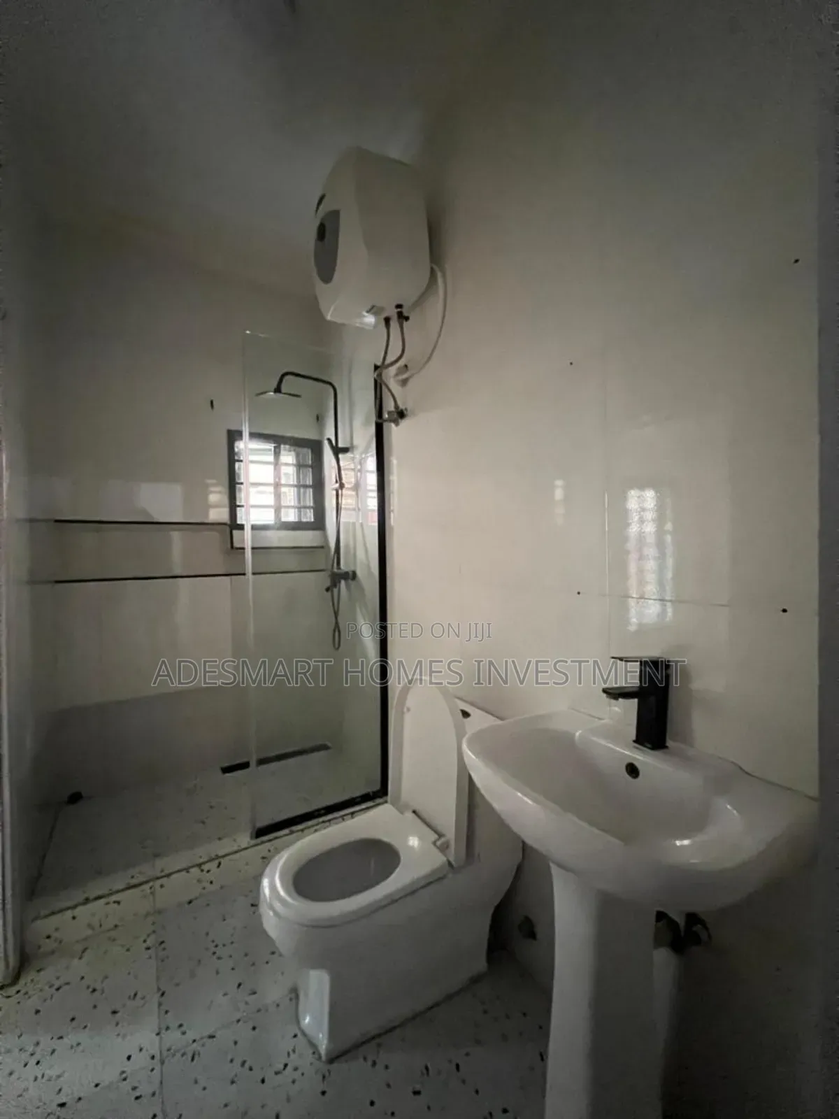 2bdrm Apartment in Lekki Phase 1 for rent