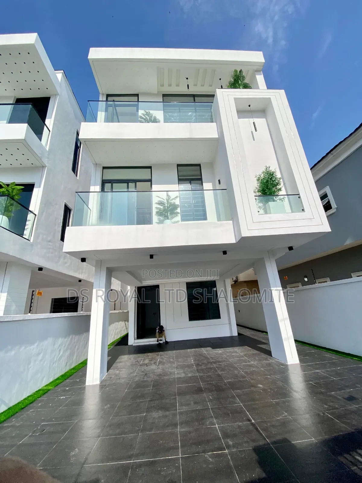 5bdrm Duplex in Lagos Island / Lagos Island for sale