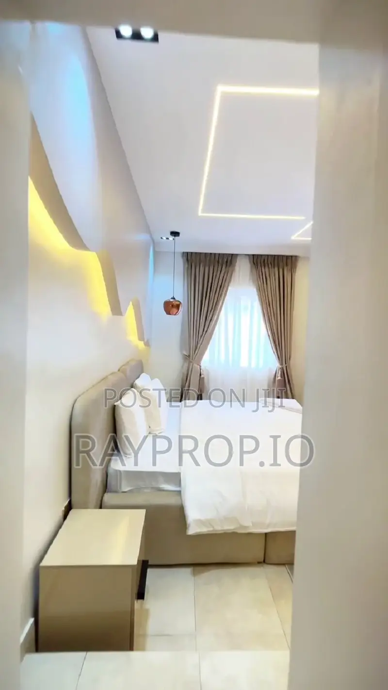 777130va - 3 Bedroom Shortlet in Lekki Phase 1