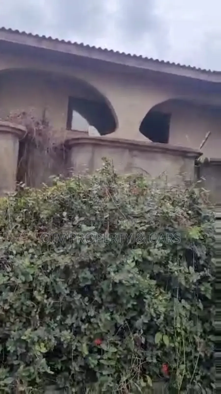 8bdrm Duplex in Akobo for sale